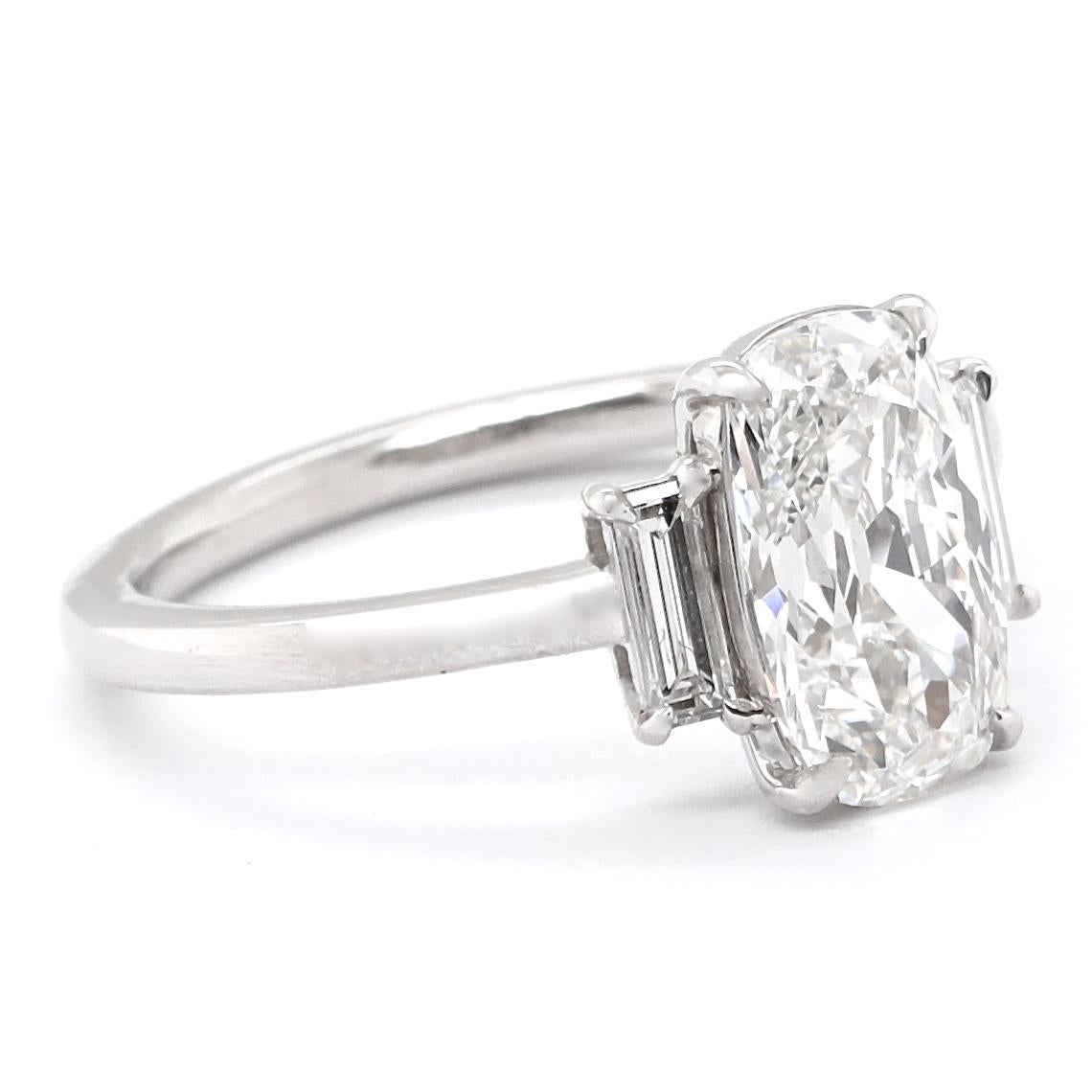 GIA 2.09 Carat Old Mine Cut Diamond Three-Stone Platinum Ring In New Condition In Beverly Hills, CA