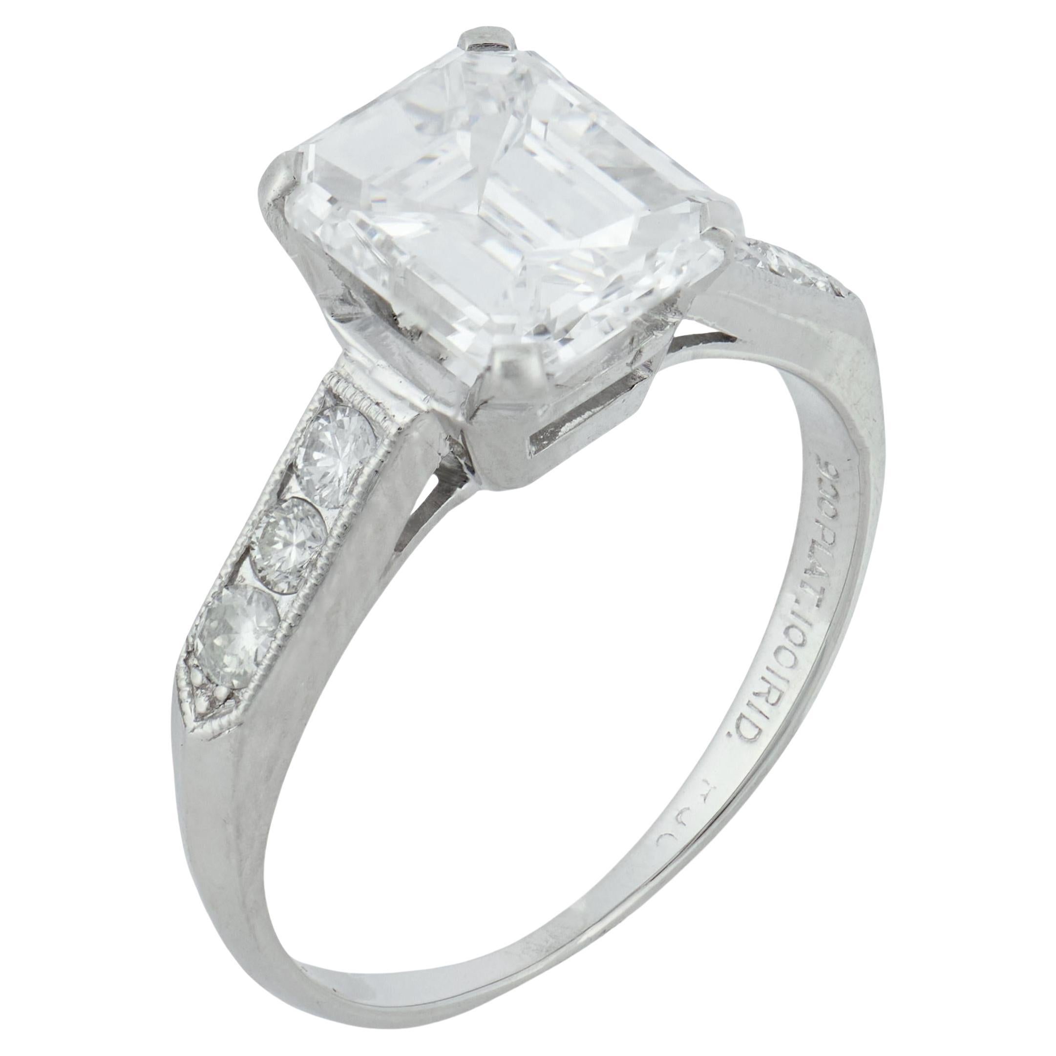 GIA 2.09 D VVS2 emerald cut diamond platinum engagement ring en venta