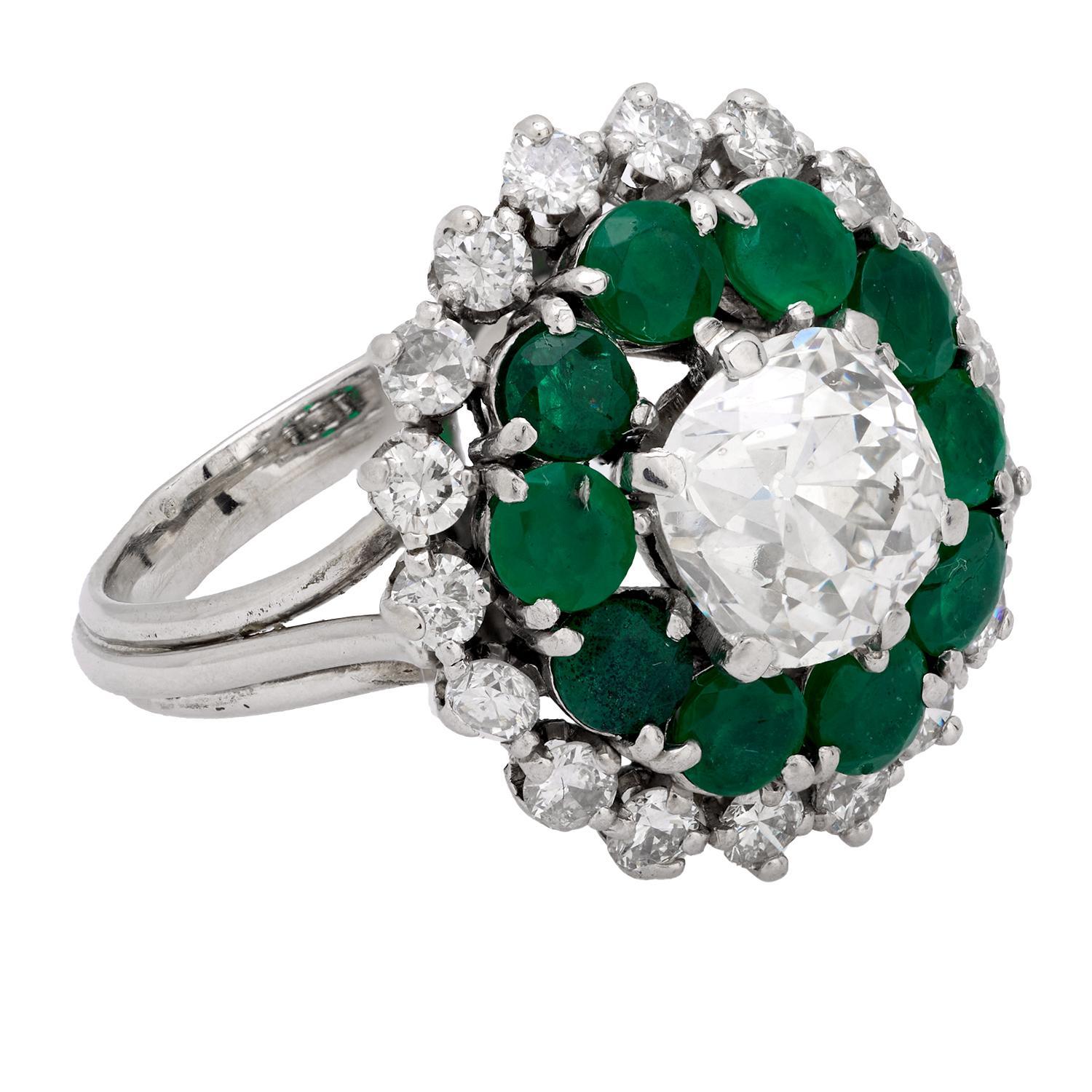 GIA 2,13 carati di diamante taglio old mine con smeraldo, anello in oro bianco 18 carati In condizioni buone in vendita a Beverly Hills, CA