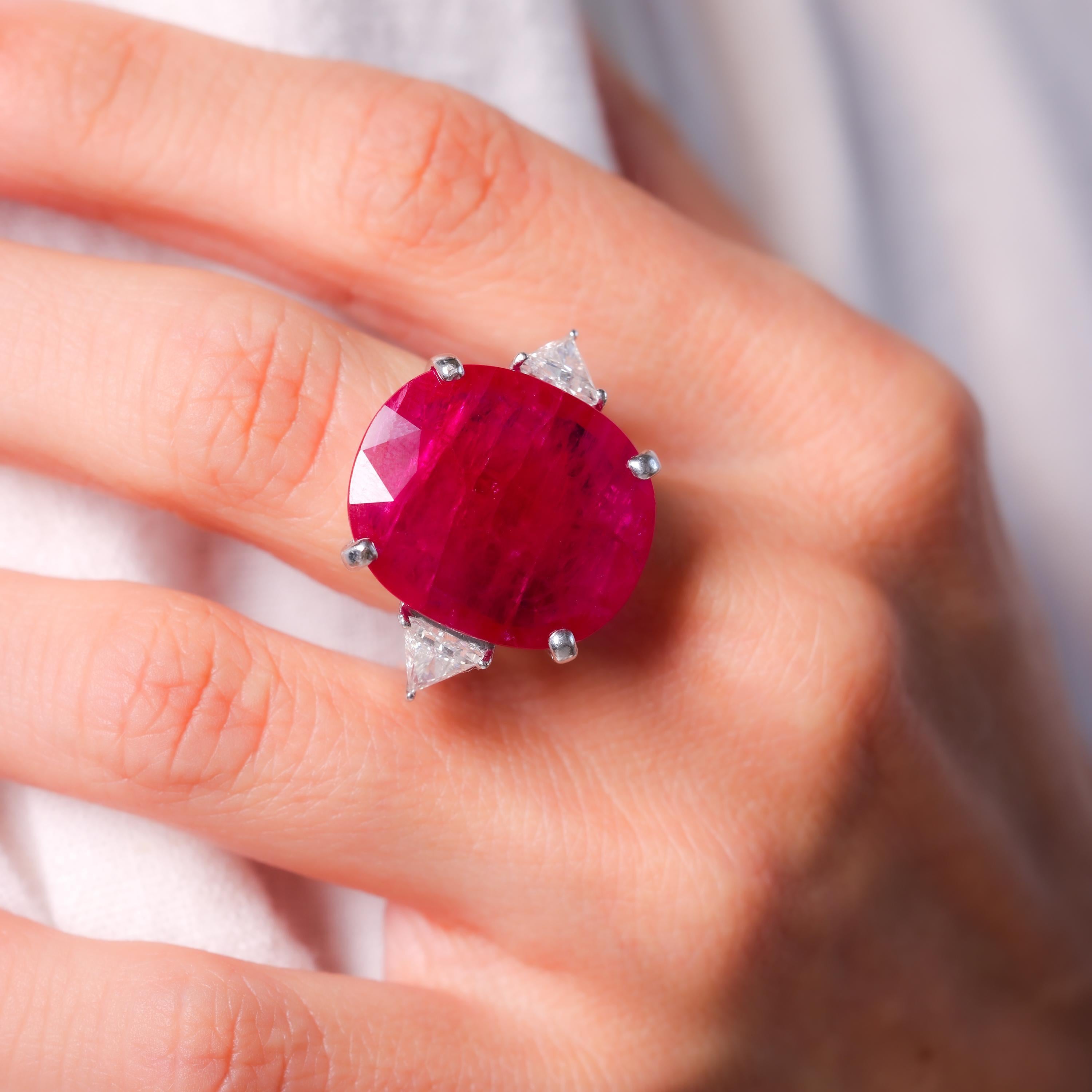 GIA 21.38 Carat Oval Cut Ruby Diamond 18K White Gold Cocktail Ring In Excellent Condition In Beverly Hills, CA