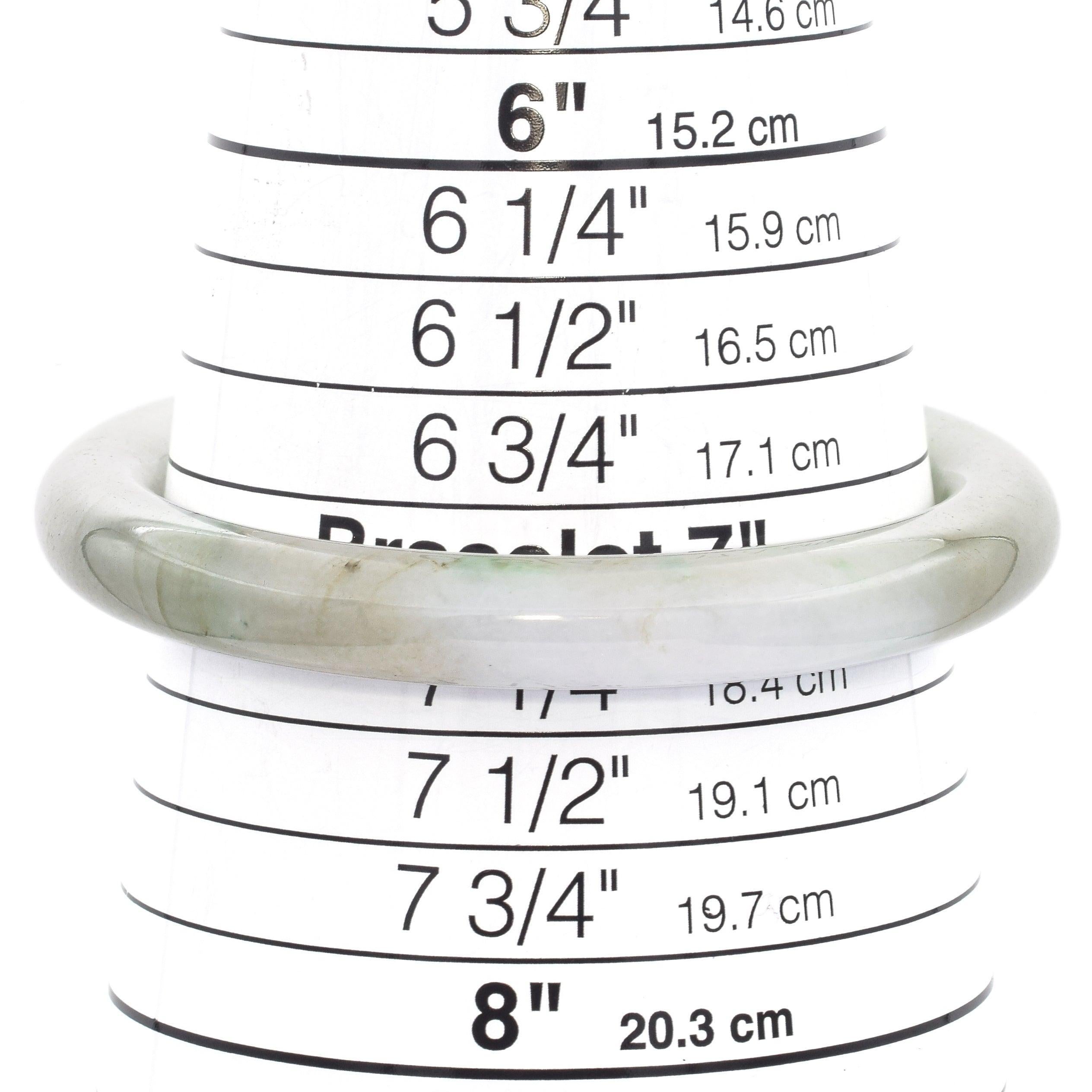 GIA 219Ct Translucent Green Light Gray Grade A Jadeite Jade Bangle Pour femmes en vente