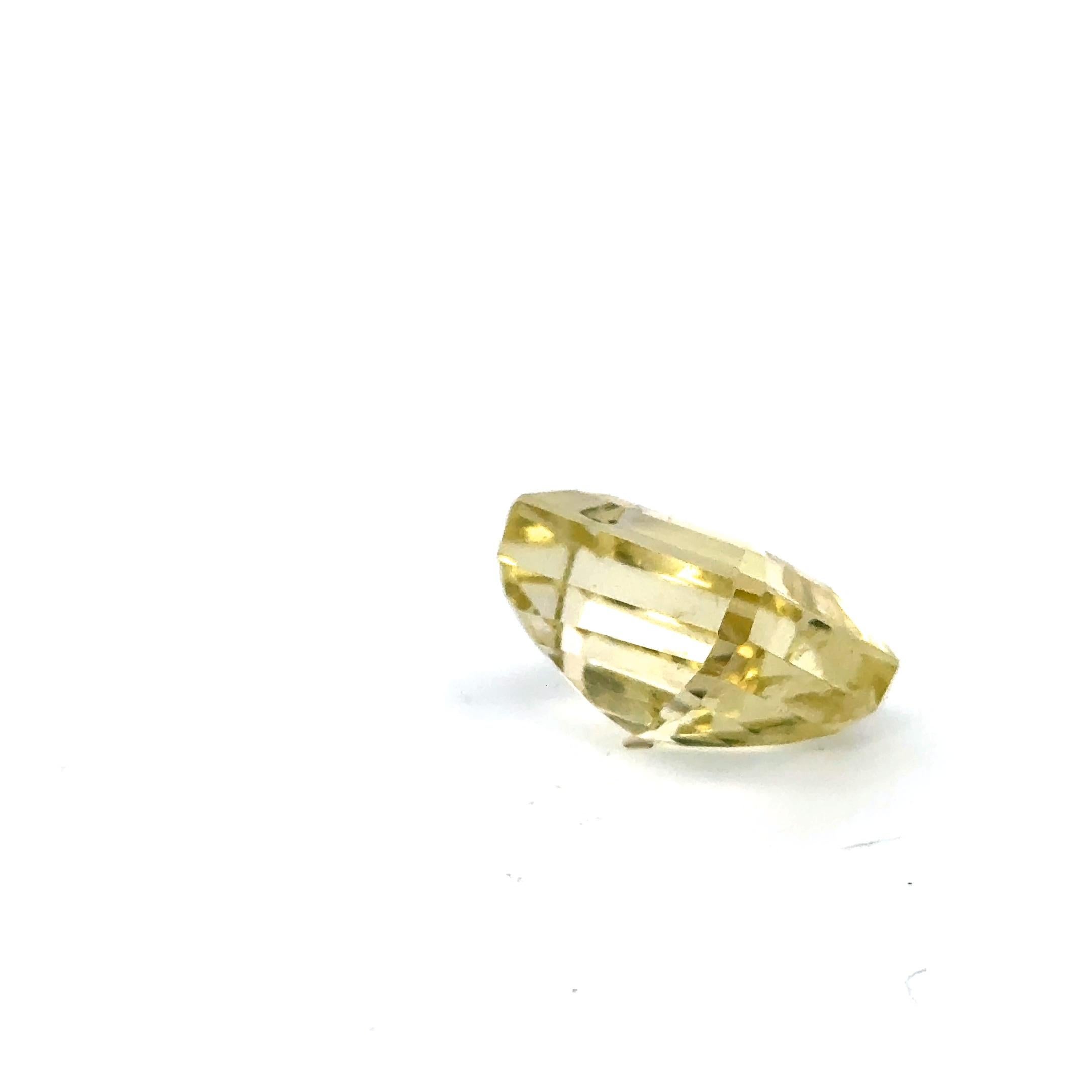 GIA 22,08 carats, citrine naturelle jaune clair, quartz citron, émeraude taille escalier Unisexe en vente