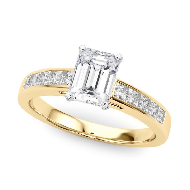 Taille émeraude GIA 2.20ct Emerald Princess Channel Solitaire Center Yellow Gold Diamond Ring en vente
