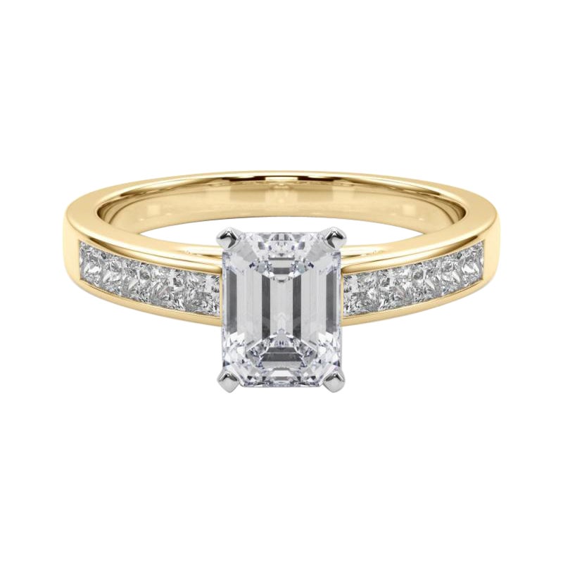 GIA 2.20ct Emerald Princess Channel Solitaire Center Yellow Gold Diamond Ring en vente