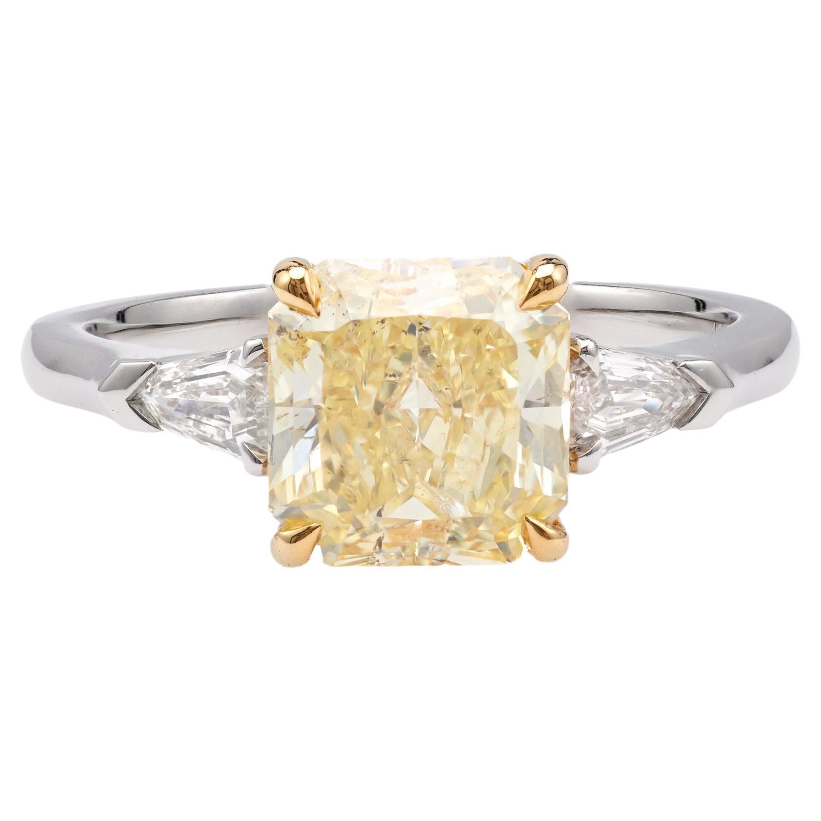 GIA 2.21 Carat Fancy Yellow Radiant Cut Diamond Platinum 18k Gold Ring For Sale