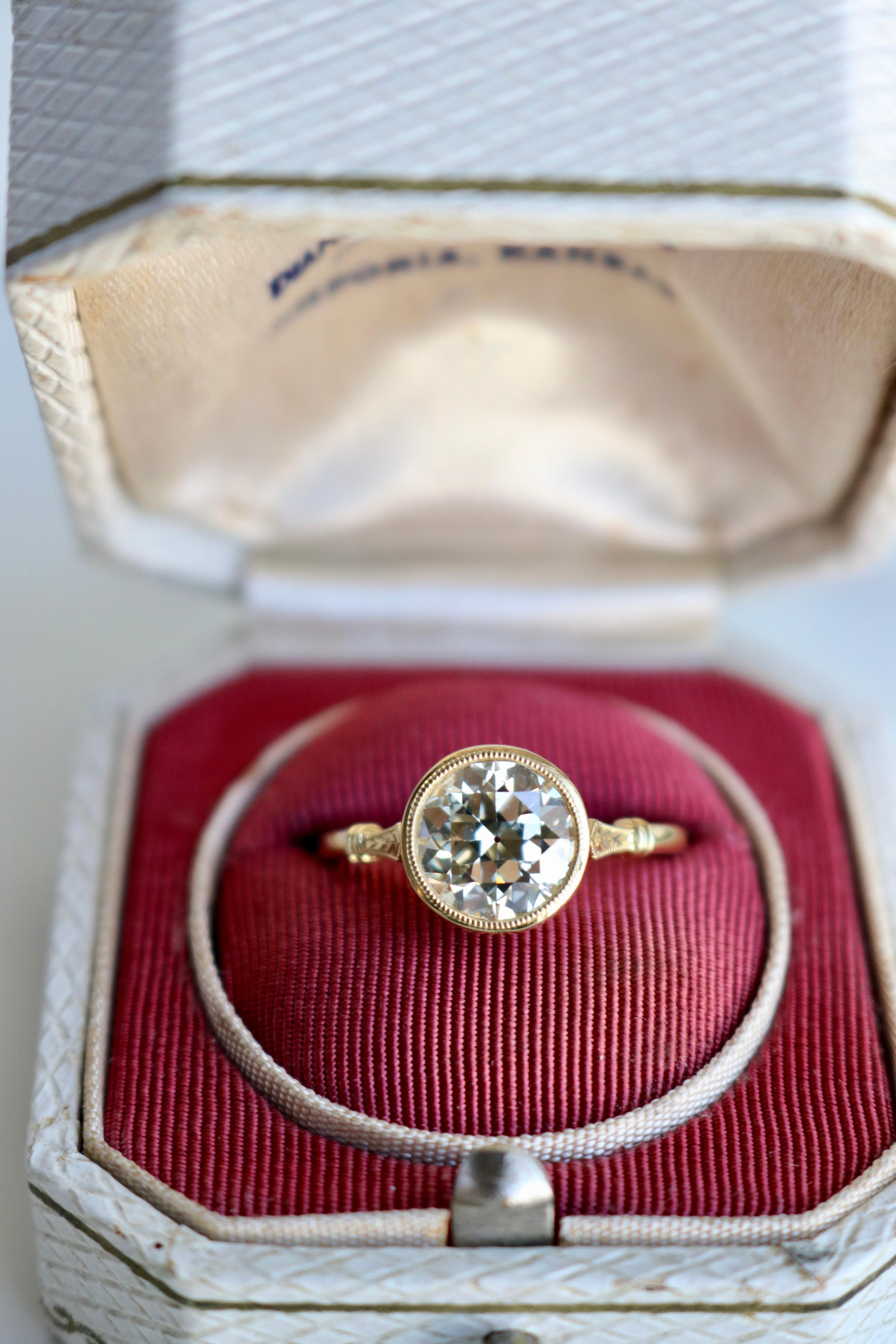GIA 2.21 Carat Old European Cut Diamond 18k Yellow Gold Ring For Sale 2