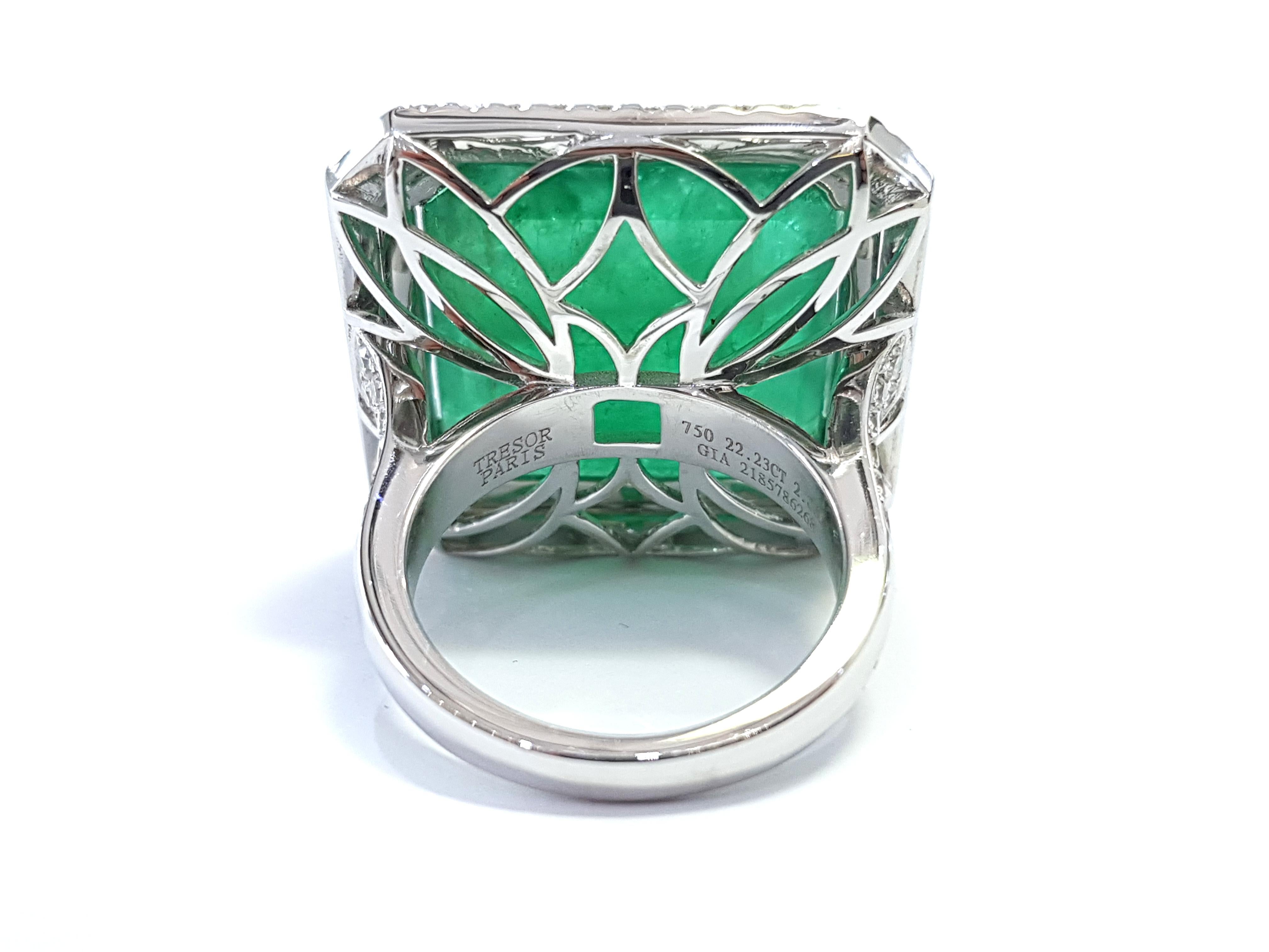 GIA 22.23 Carat Emerald 2.00 Carat Round White Diamond 18 Karat White Gold Ring For Sale 1