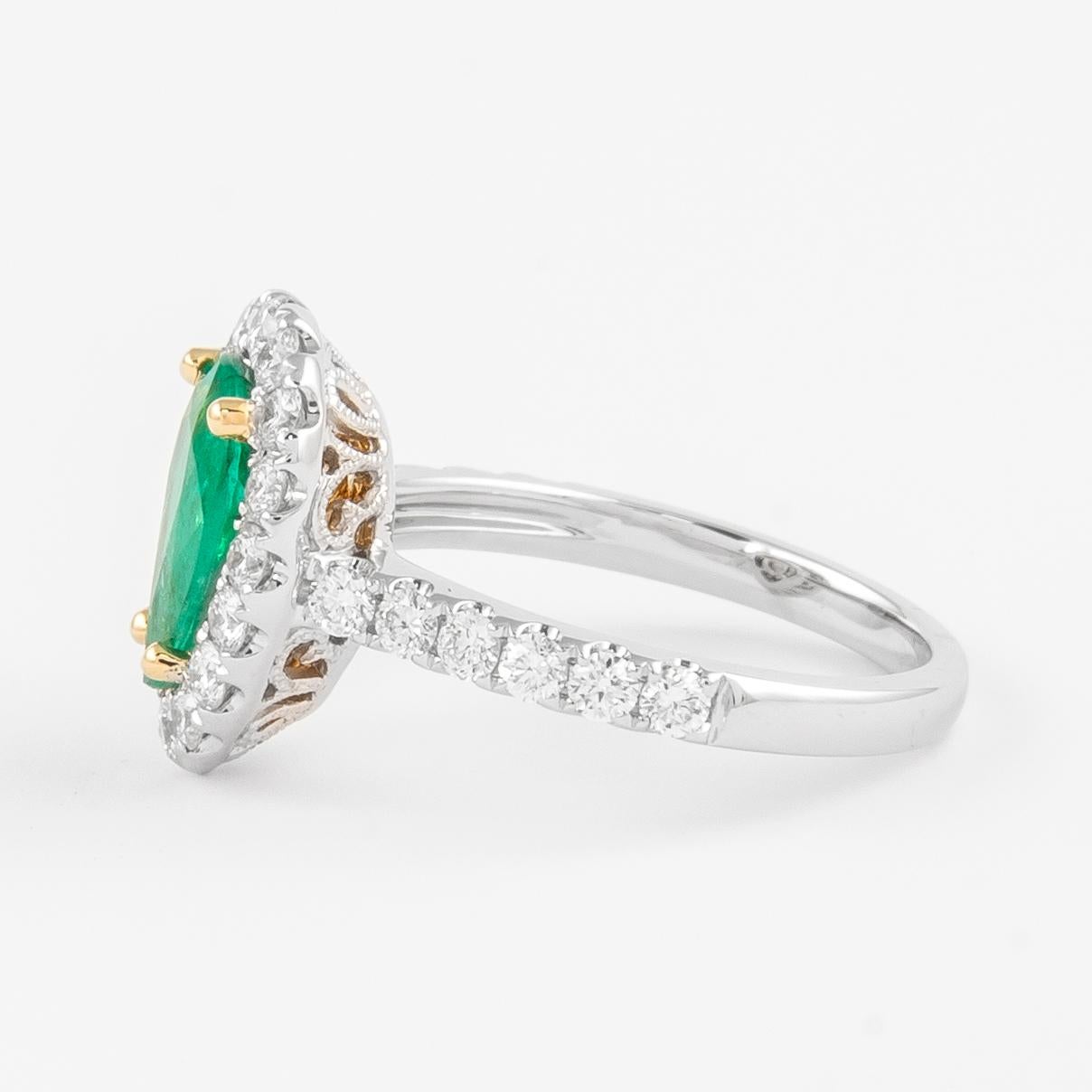 GIA 2,22 Karat birnenförmige Smaragd- und Diamantringe aus 18 Karat Gold im Zustand „Neu“ im Angebot in BEVERLY HILLS, CA