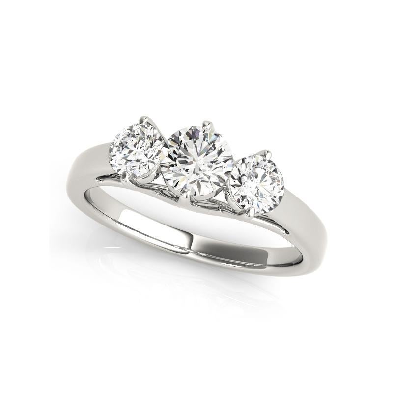 Taglio rotondo GIA 2,25ct Traliccio a 3 pietre rotonde con punte condivise  Anello con diamante in vendita