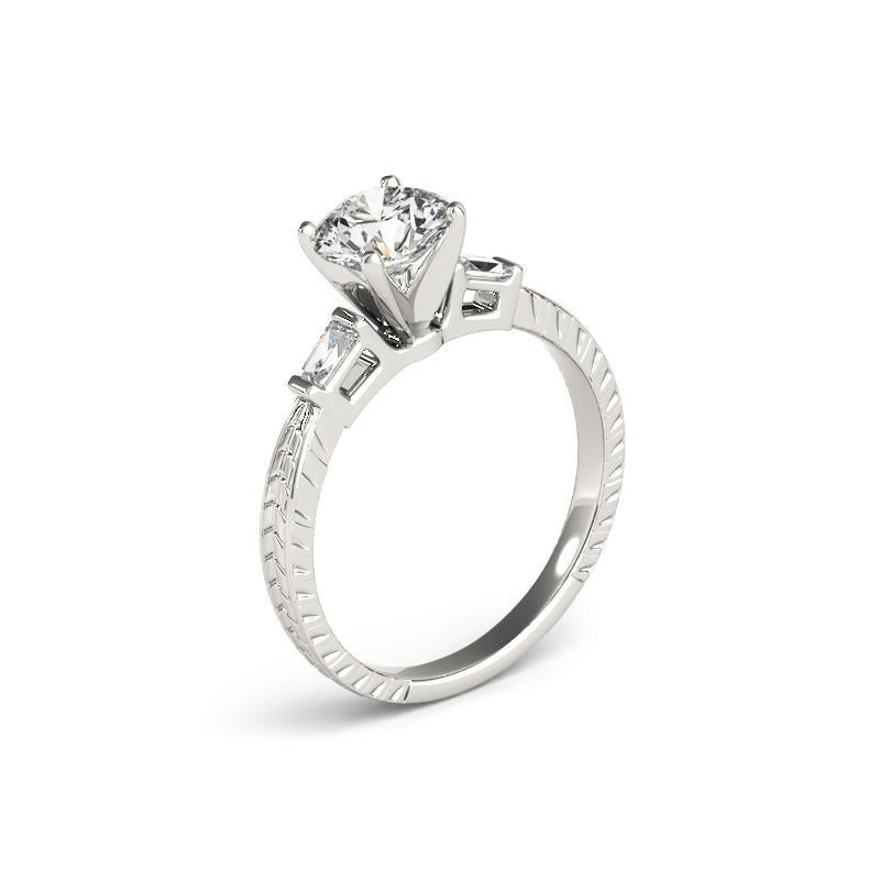 GIA 2.25ct Round Engraved Three-Stone Baguette  Bague en diamant Pour femmes en vente