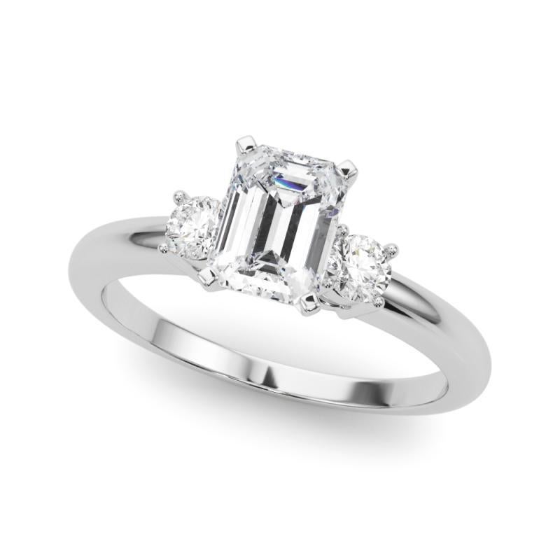 Taglio smeraldo GIA 2,2ct Smeraldo a 3 pietre Passato, presente e futuro Anello con diamanti in oro bianco 18K in vendita