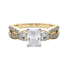 GIA 2.2ct Radiant Three-Stone Split Shank Pave 18K Yellow Gold Diamond Ring (bague à diamant en or jaune 18K)