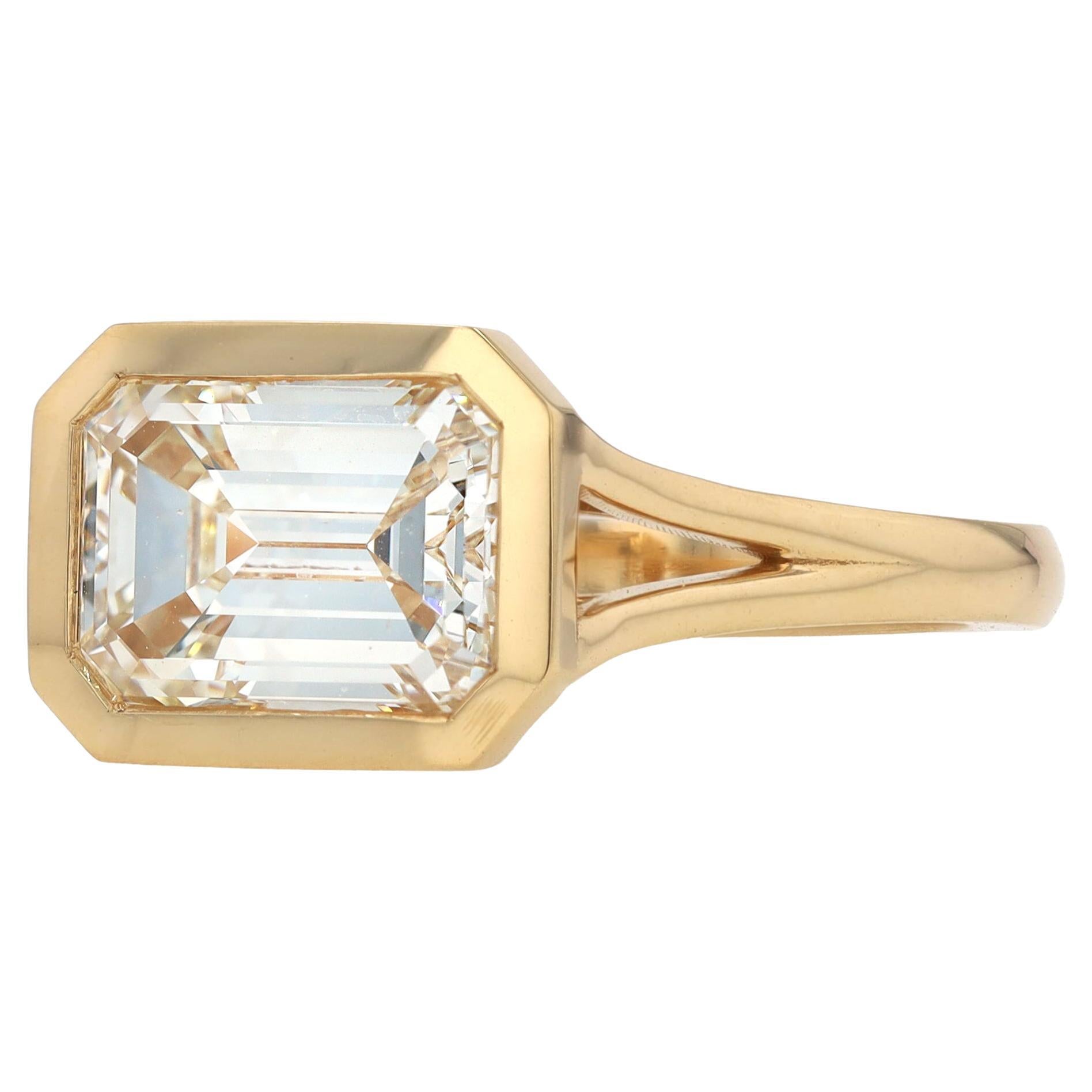 GIA 2,30 Karat Smaragdschliff Diamant Lünette Solitär Verlobungsring im Angebot