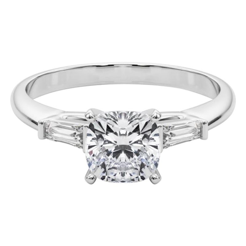 GIA 2.30ct Cushion Three-Stone Tapered Baguette  Bague en diamant