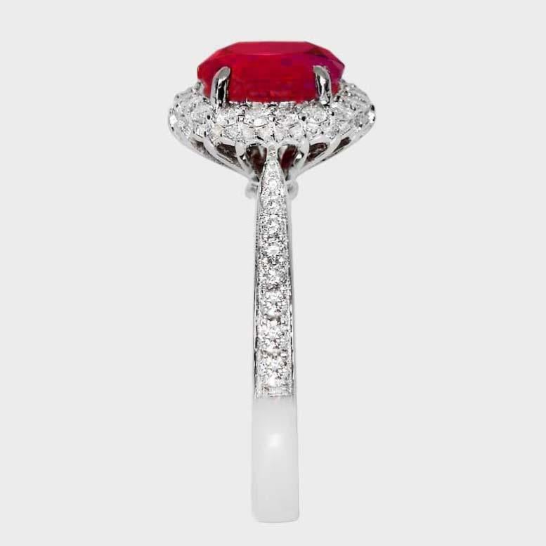 Donna GIA Anello di fidanzamento con rubino dell'Afghanistan non riscaldato da 2,32 ct in oro bianco 18 carati in vendita