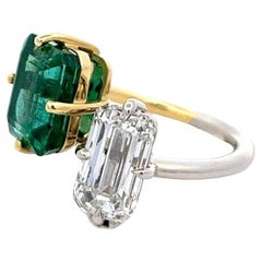 GIA 2.35 Carats Emerald Cut Diamond Emerald Platinum Gold Toi et Moi Ring