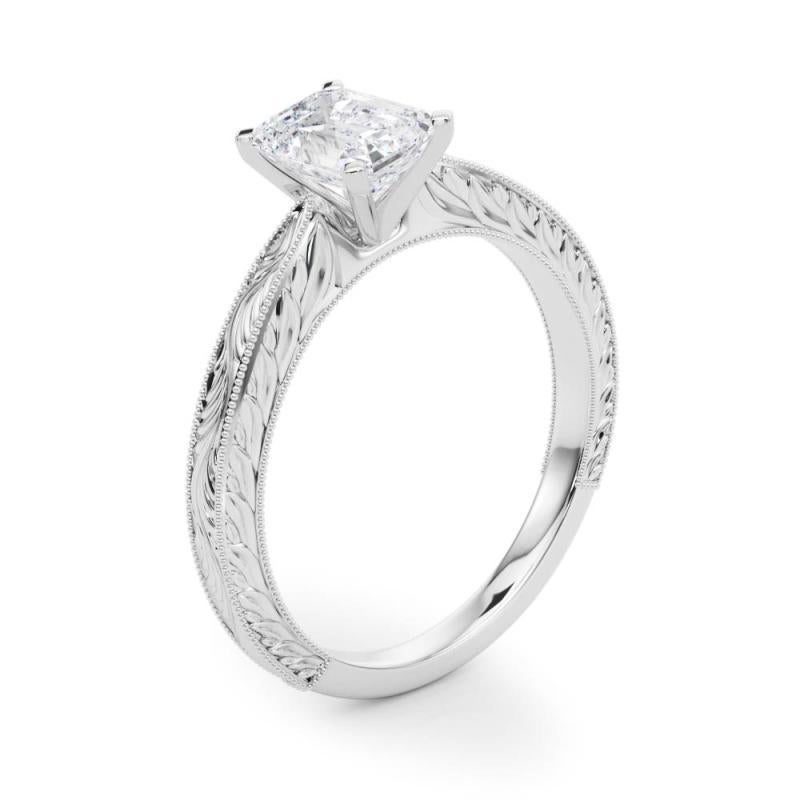 GIA 2.3ct Smeraldo Classico Solitario Anello con Diamante Antico Inciso in Oro Bianco in vendita 1