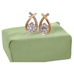 GIA 2.40 Carats E VVS1 Round Brilliant Diamonds Cross Stud Earrings In 18K Gold