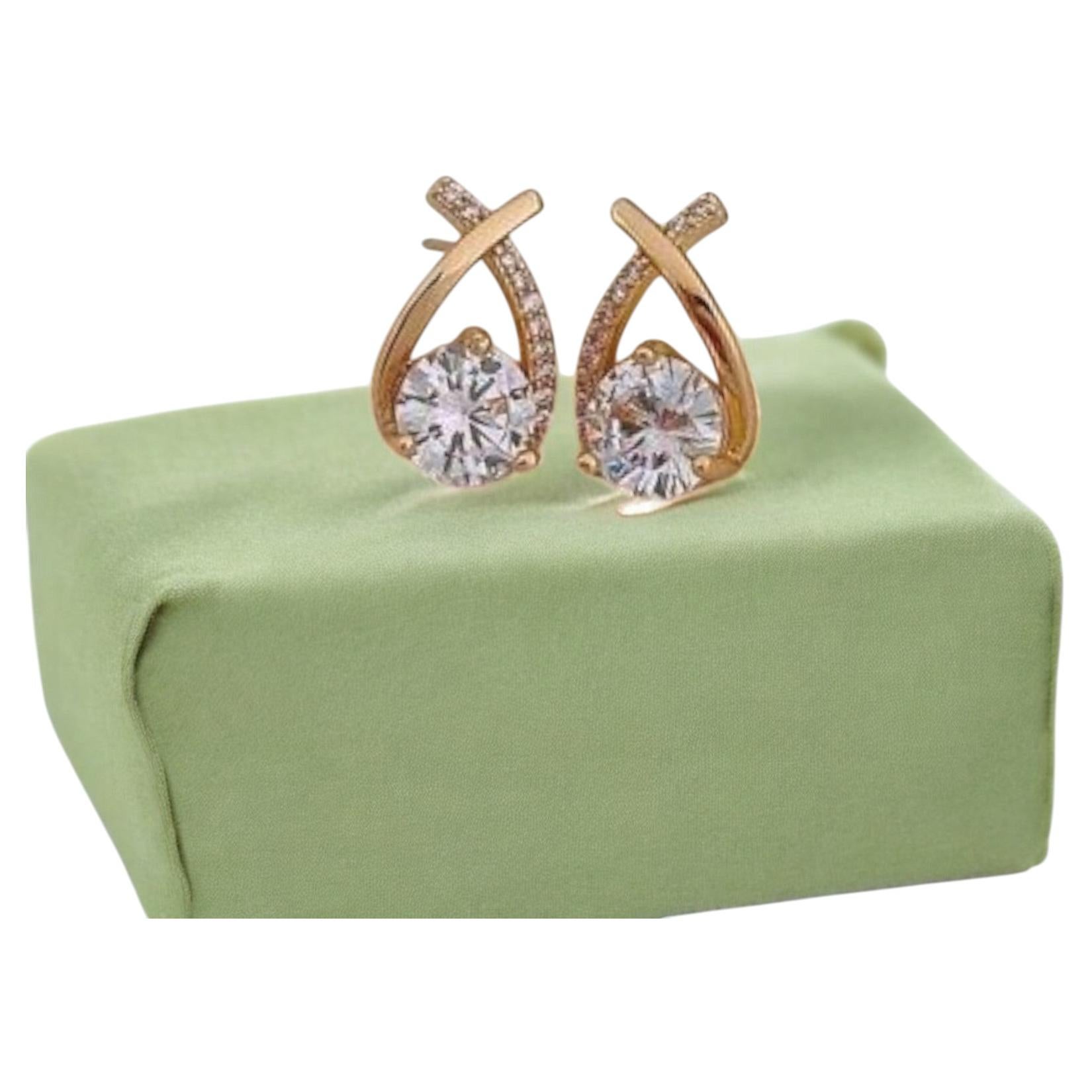 GIA 2.40 Carats E VVS1 Round Brilliant Diamonds Cross Stud Earrings In 18K Gold
