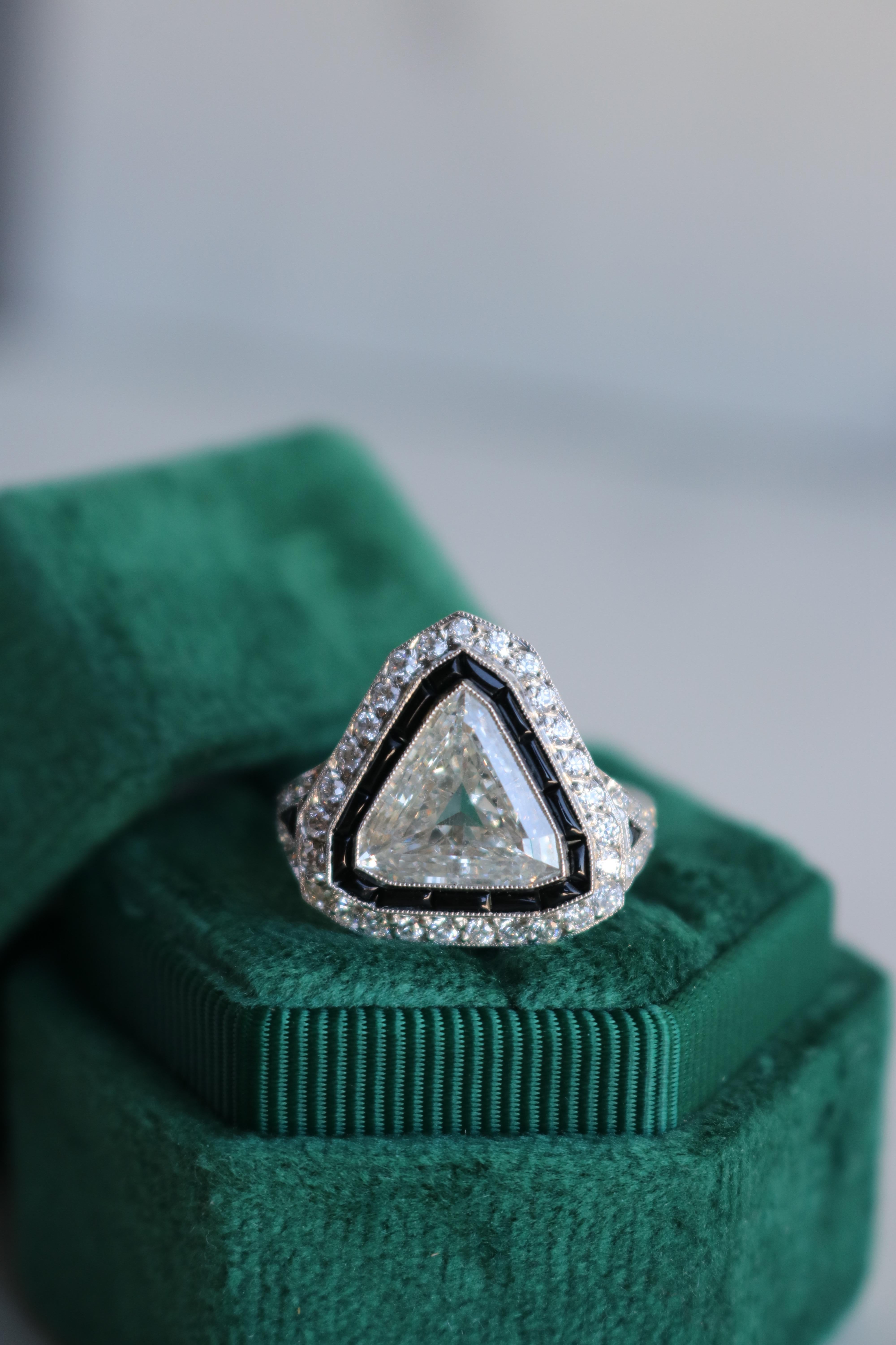 Women's or Men's GIA 2.42 Carat Triangular Cut Diamond Onyx Platinum Ring For Sale