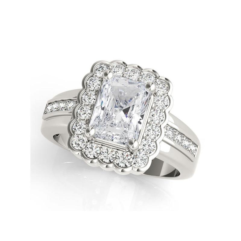 Taille radiant GIA 2.5 Carat Radiant Lace Flower Halo Vintage 18K White Gold Diamond Ring en vente