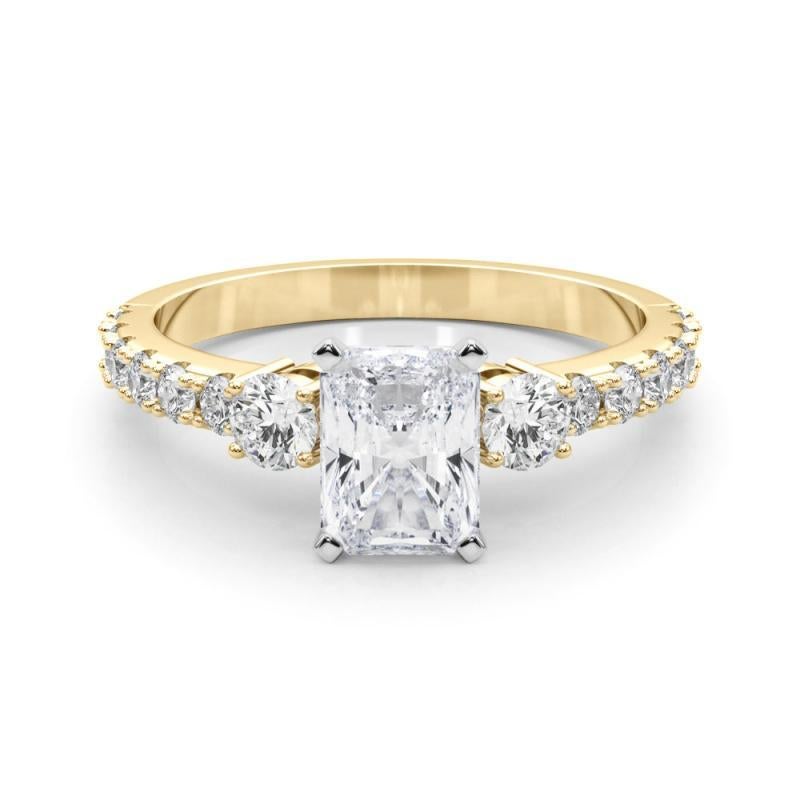 GIA Anello con tre pietre radianti e gambo di diamante in oro giallo 18 carati da 2,50 ct.