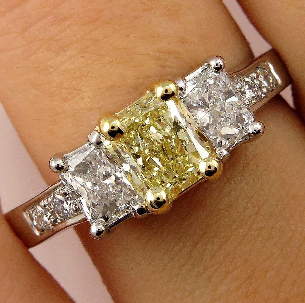 GIA 2.52ct Natural Fancy Yellow Radiant 3-Stone Diamond Engagement Wedding Ring For Sale 1