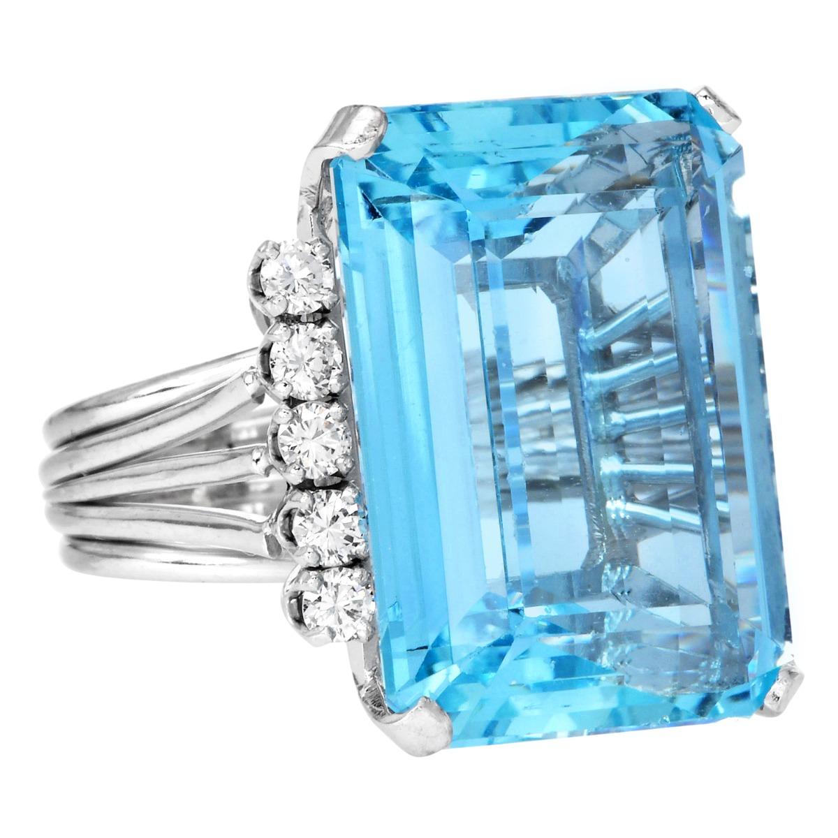 GIA  25.50 carat Aigue-marine Diamant Bague de cocktail en or 14K en vente 1