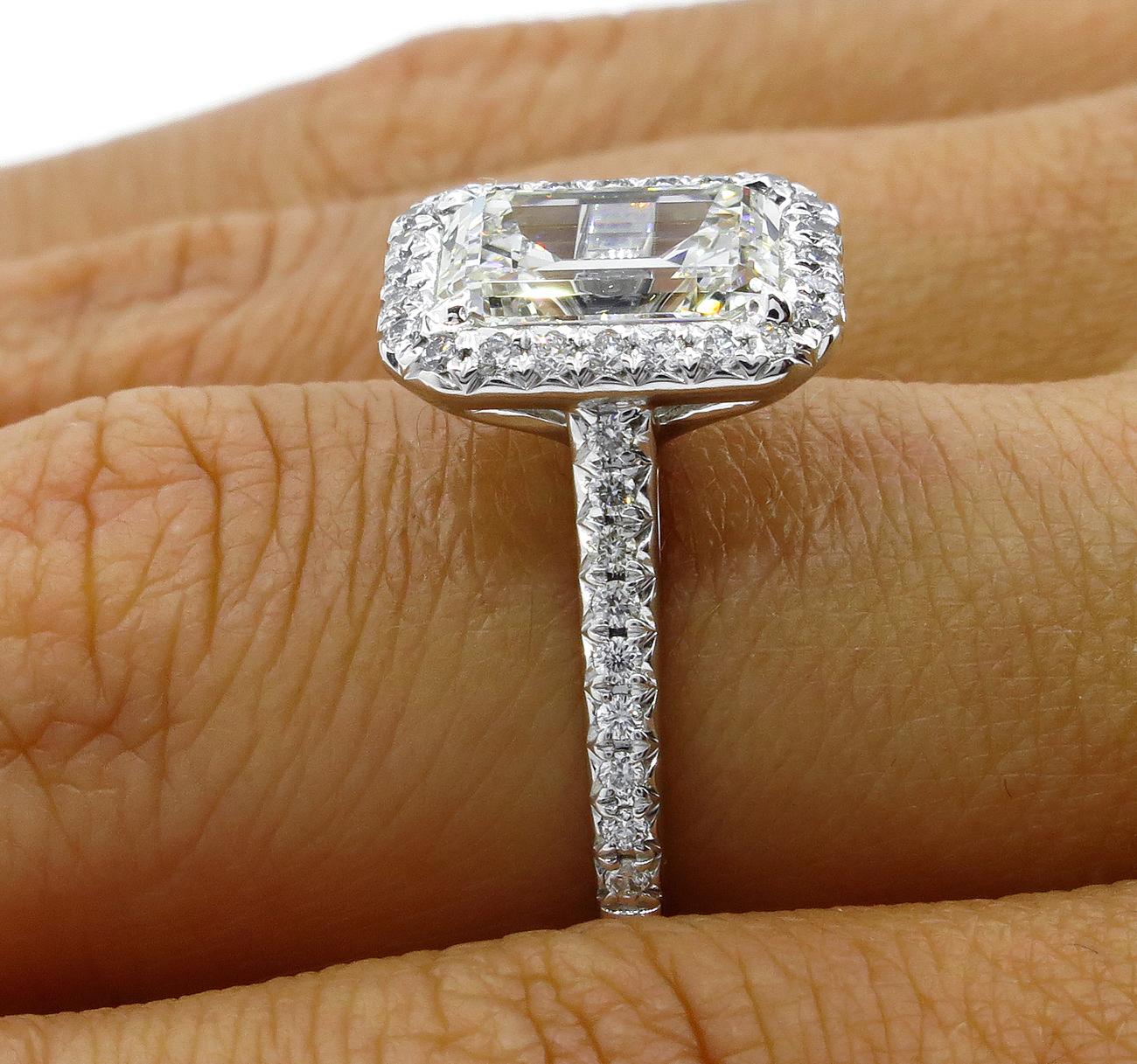 GIA 2.59 Caratt Emerald Cut Diamond Solitaire Engagement White Gold Ring 10