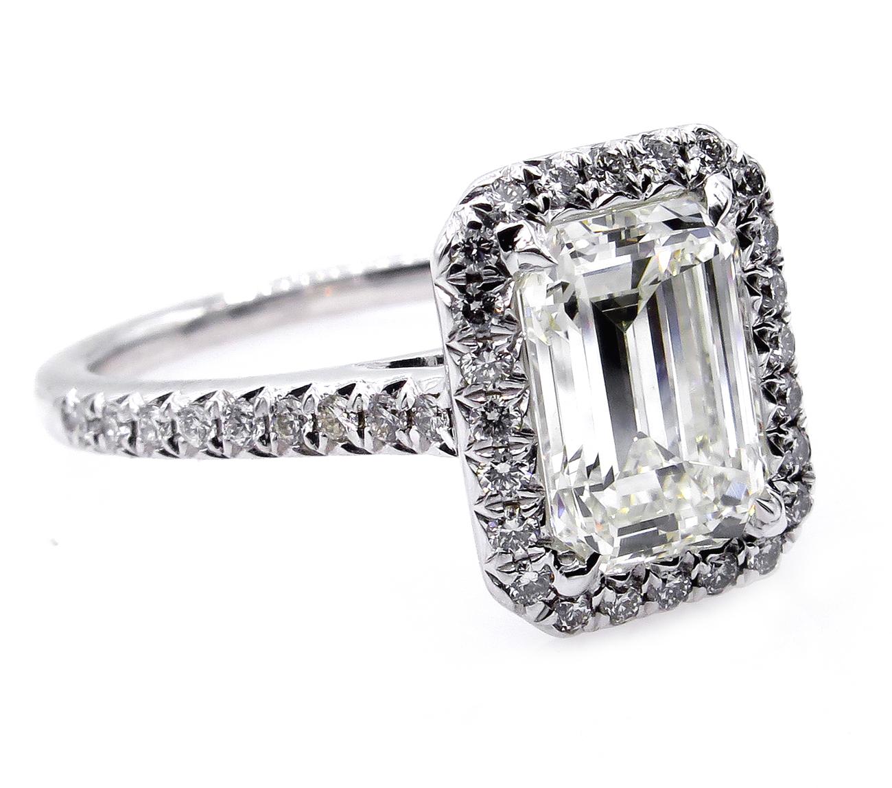 This ESTATE ring will take your breath away! Great opportunity to own a 100% NATURAL NONE-treated , Great Quality diamond for an exceptional price!
Buy her this exquisite and the most classic, elegant diamond ring which will go beyond her