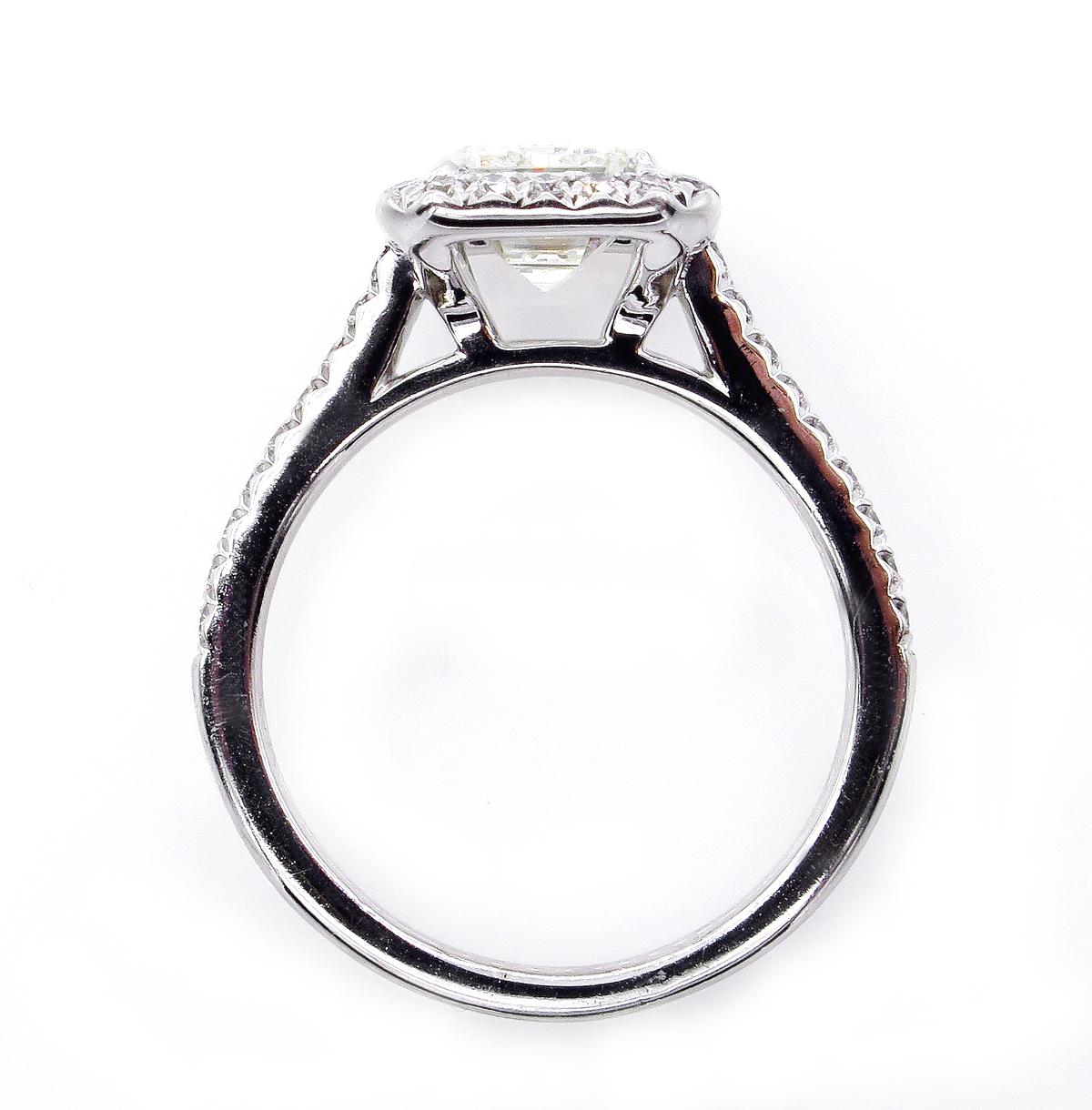 GIA 2.59 Caratt Emerald Cut Diamond Solitaire Engagement White Gold Ring 1