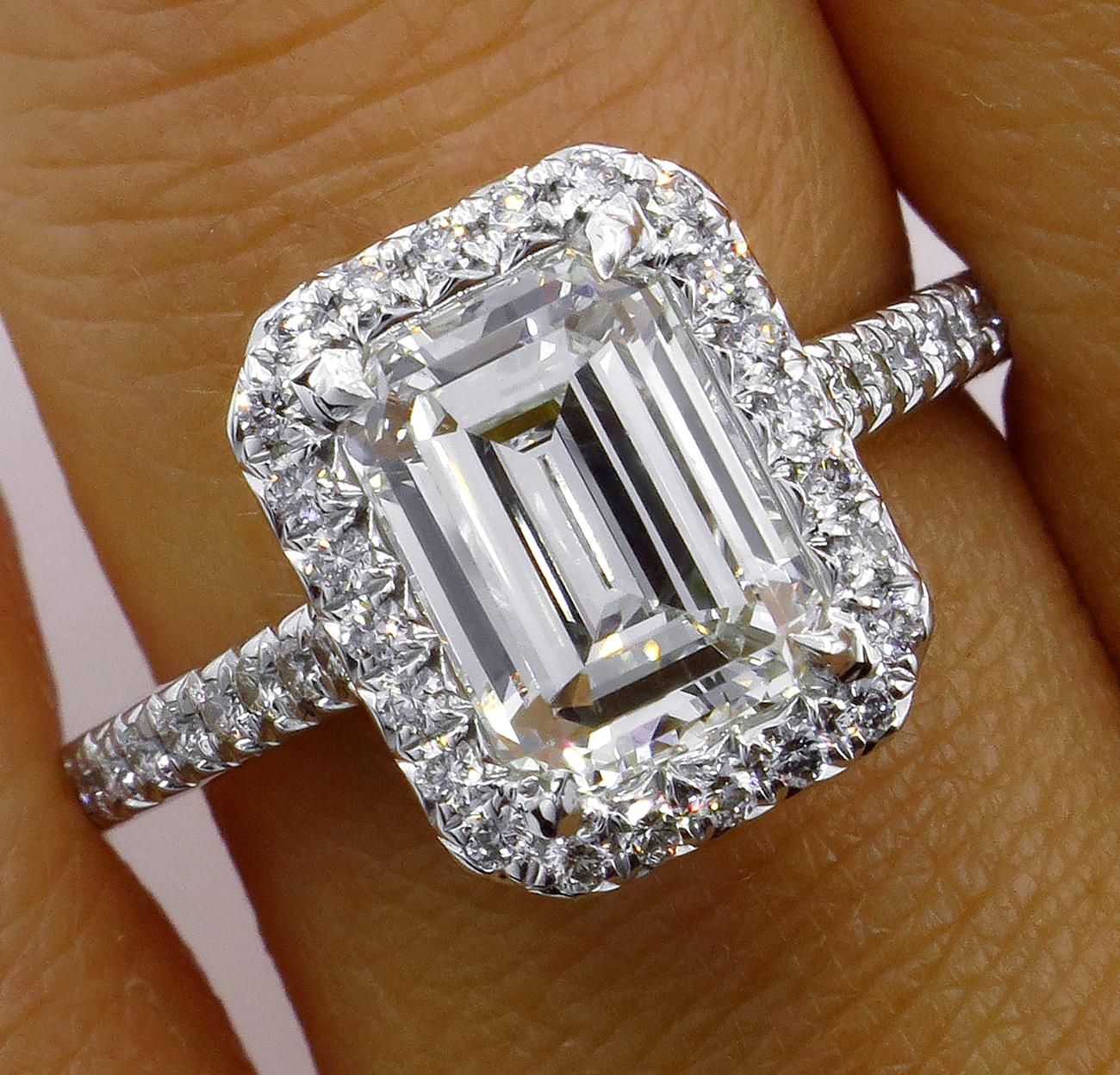 GIA 2.59 Caratt Emerald Cut Diamond Solitaire Engagement White Gold Ring 3