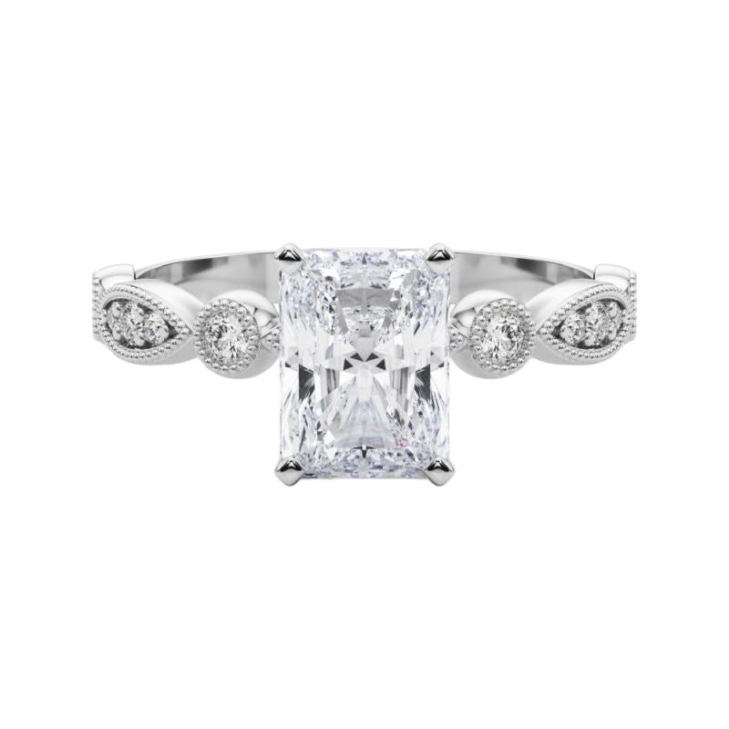 GIA 2.5ct Anello con diamanti radianti a marquise e rotondi con castone a grana grossa in vendita