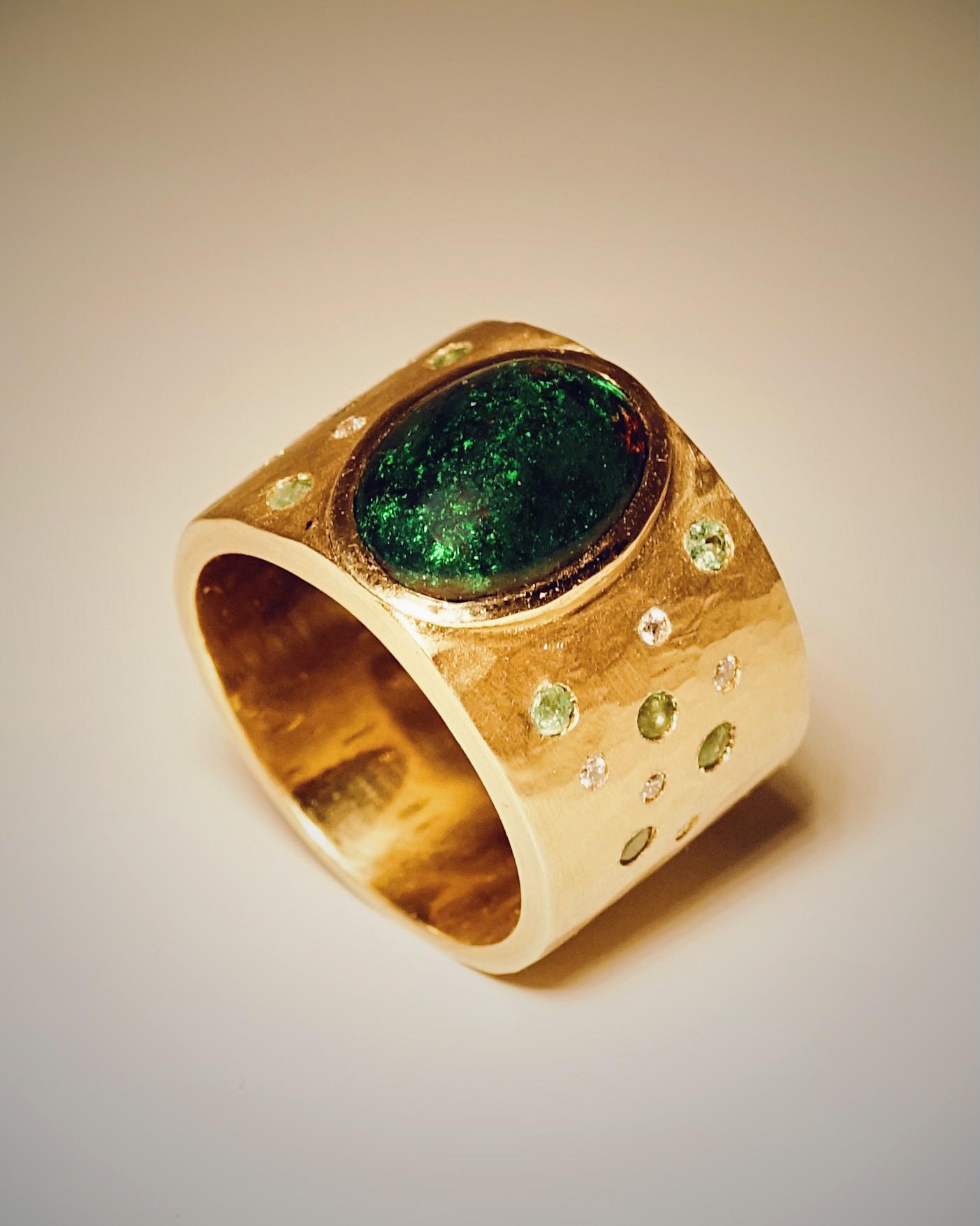 GIA 2,62 Karat natürlicher schwarzer Opal Diamant Smaragd 18 Gold Cluster Ring für Damen oder Herren im Angebot