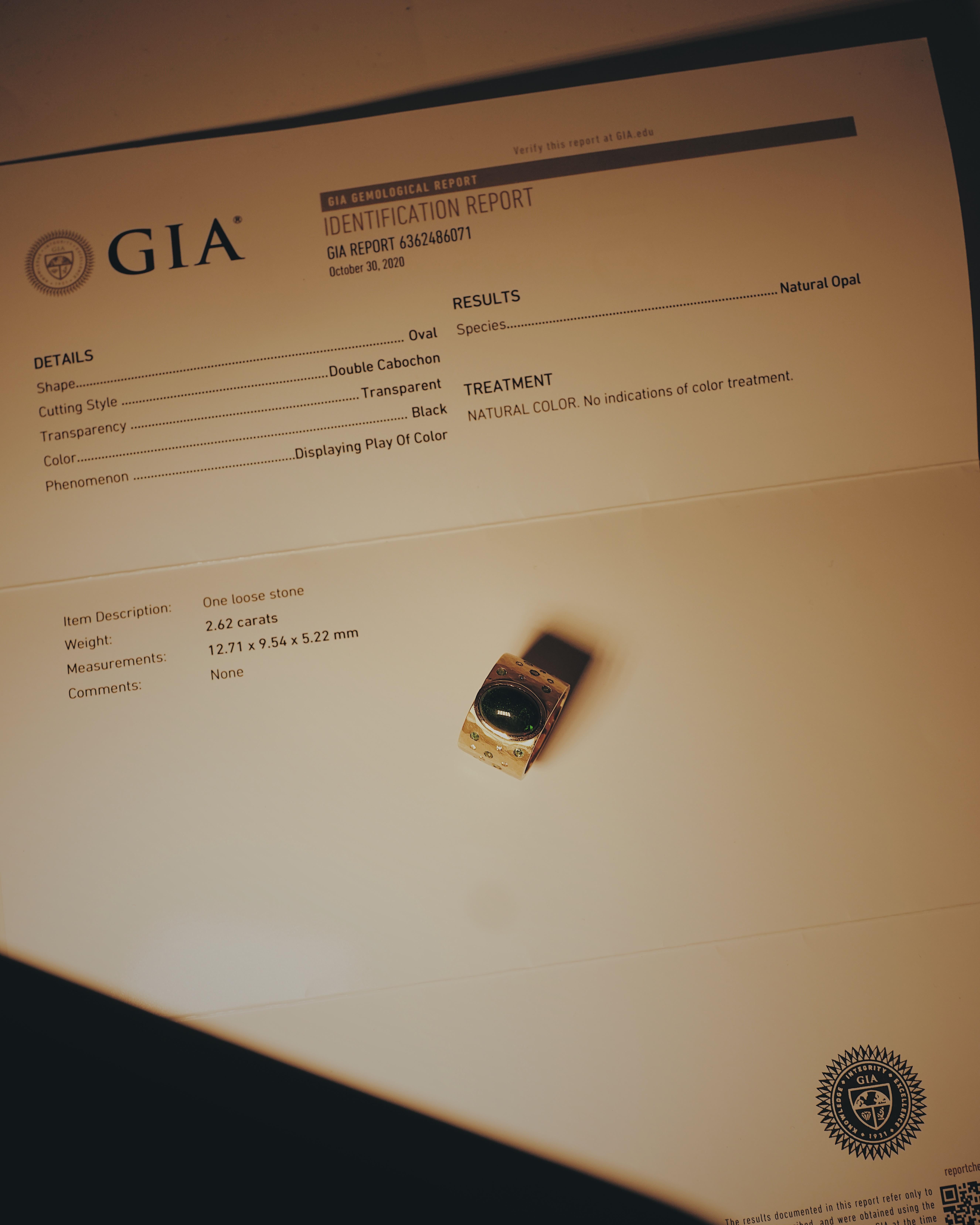 GIA 2,62 Karat natürlicher schwarzer Opal Diamant Smaragd 18 Gold Cluster Ring im Angebot 1