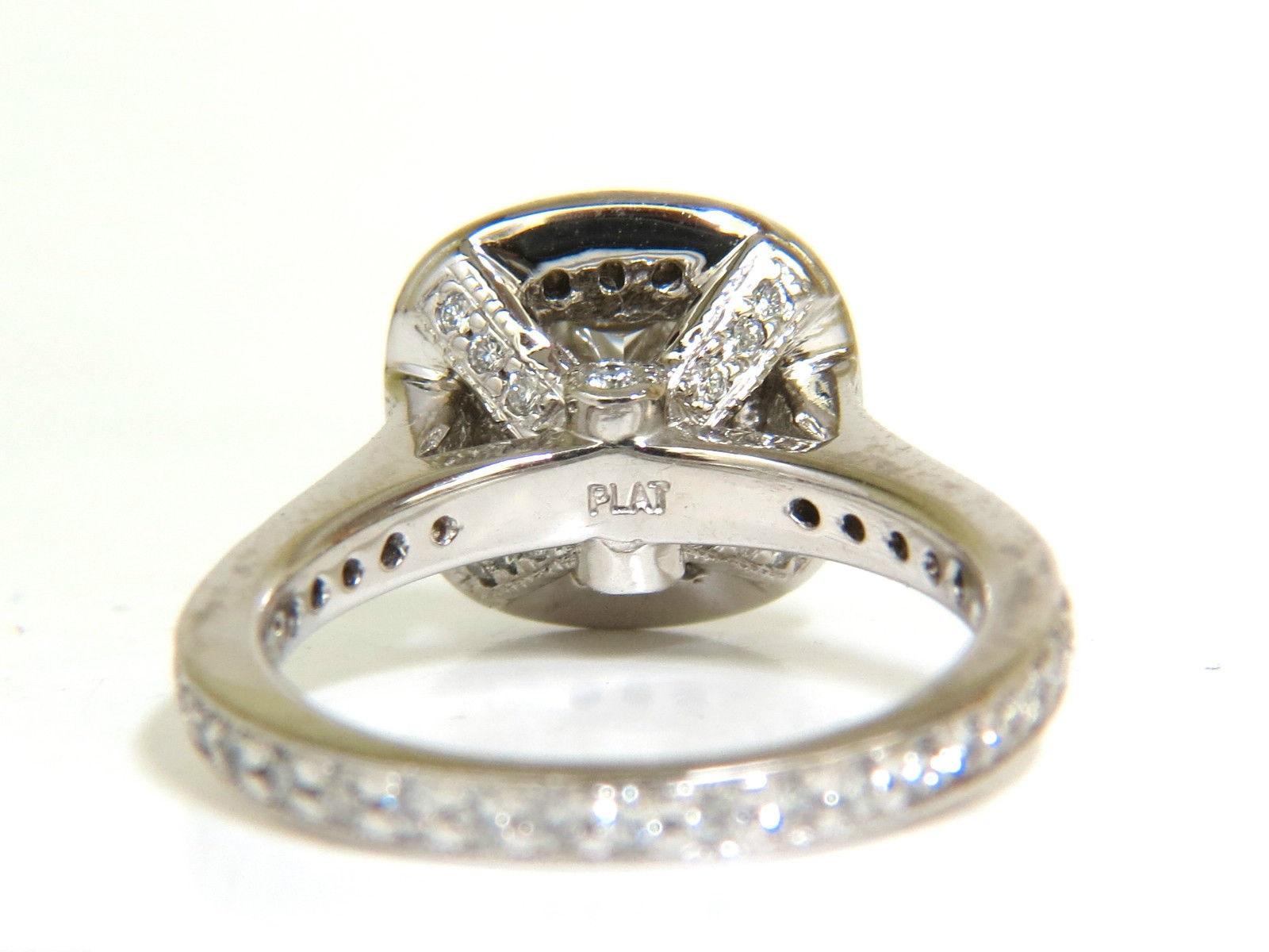 GIA 2.63 Carat Halo Cushion Cut Diamond Ring Platinum I/VS1 en vente 4