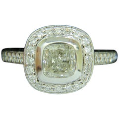 GIA Anello con diamante aureolato e taglio a cuscino da 2,63 carati in platino I/VS1*
