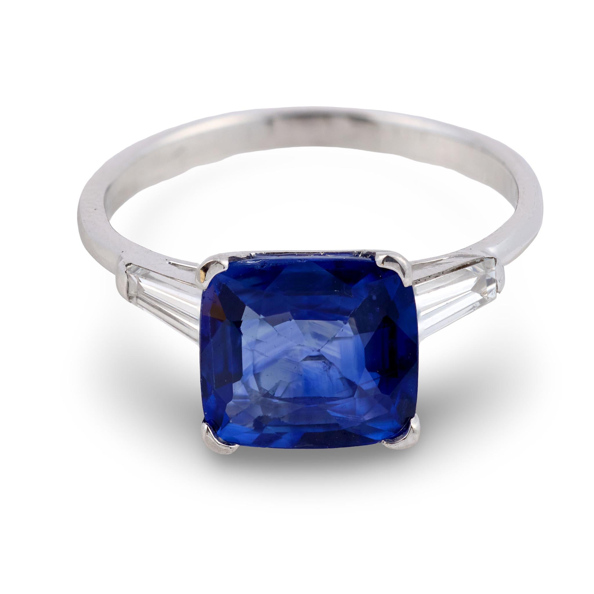 GIA 2,66 Karat Kissenschliff Saphir Diamant Platinring (Zeitgenössisch) im Angebot