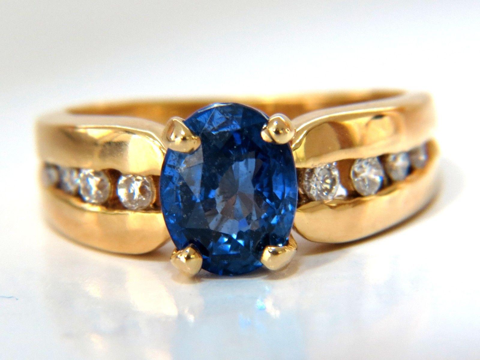 Taille ovale Bague en diamant bleu non chauffé 14 carats et saphir naturel non chauffé de 2,66 carats certifié GIA en vente