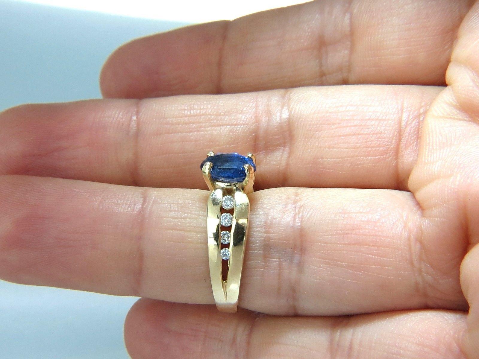 Women's or Men's GIA 2.66 Carat Natural No Heat Sapphire Diamond Ring 14 Karat Unheated Blue For Sale