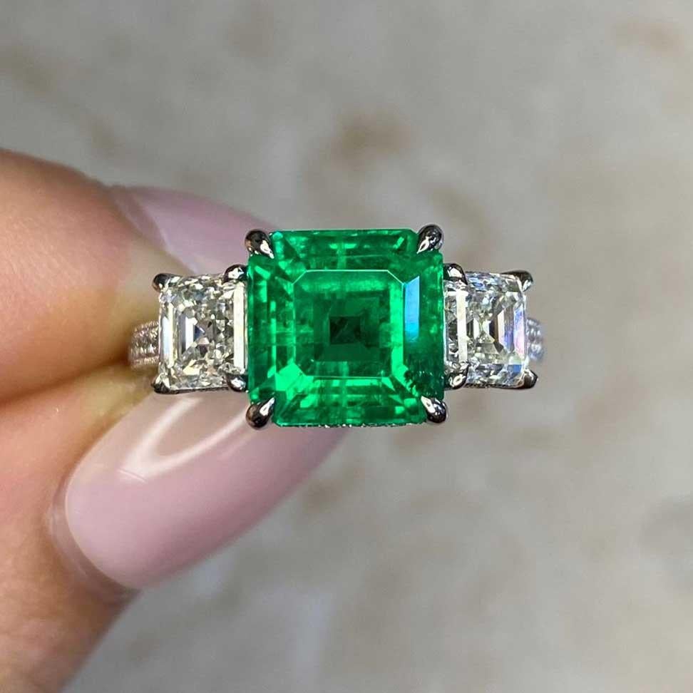 Women's Gubelin 2.68ct Emerald Cut Colombian No-Oil Emerald Engagement Ring, Platinum For Sale