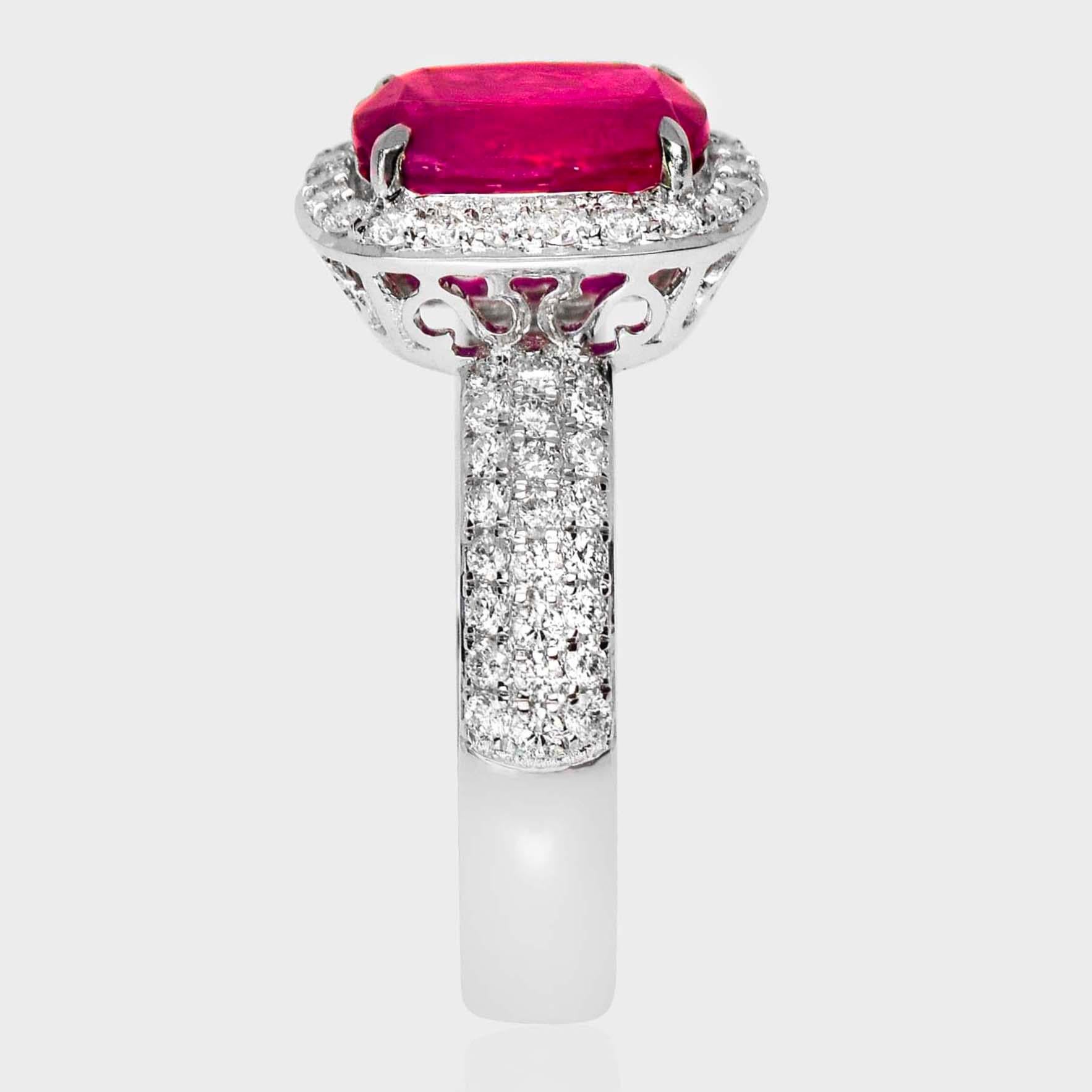 Donna GIA Anello di fidanzamento con rubino dell'Afghanistan non riscaldato da 2,69 ct in oro bianco 18 carati in vendita