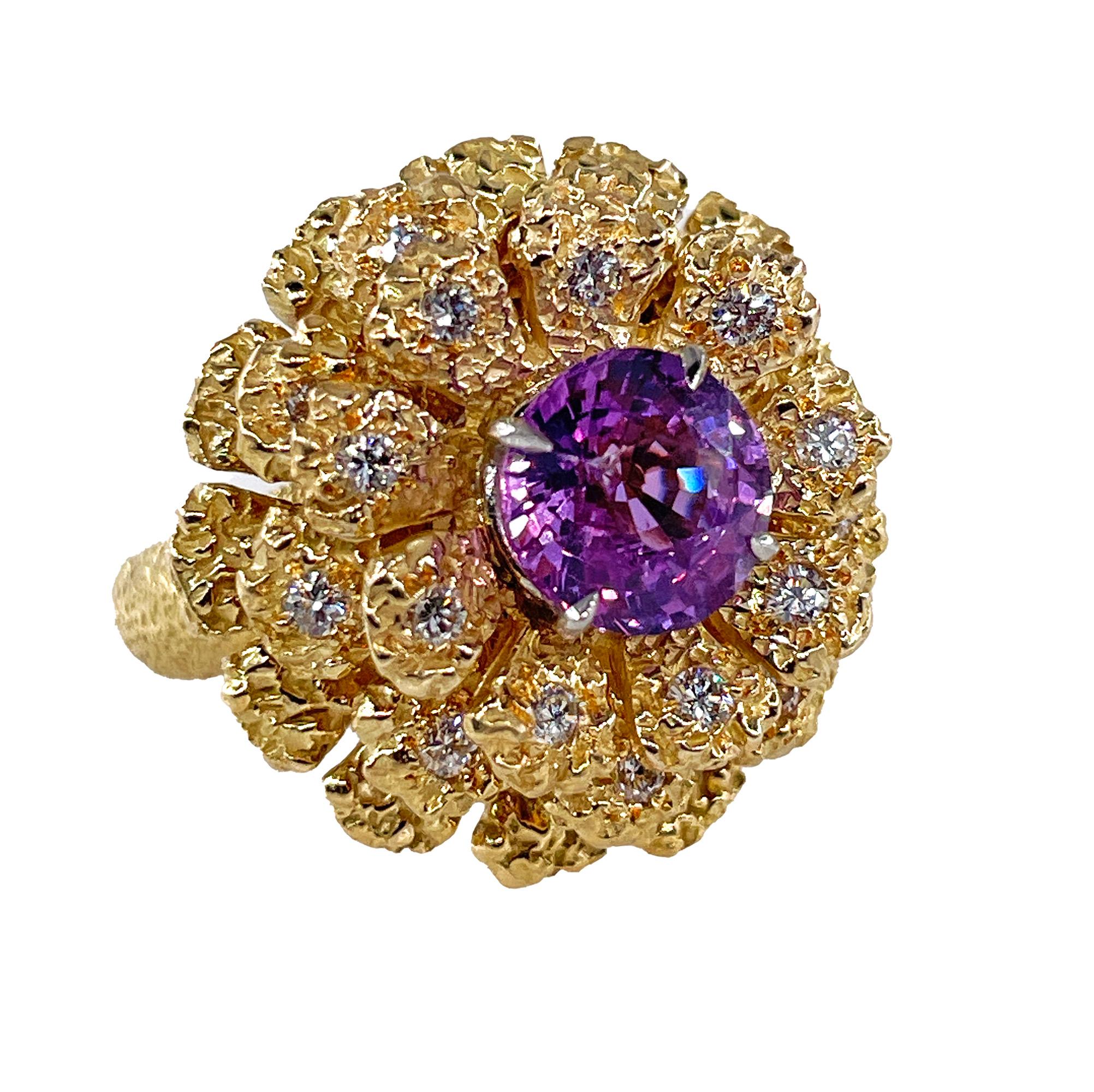GIA 2.75ctw No-Heat Pink Sapphire Diamond 18K Gold Vintage Flower Cocktail Ring In Good Condition For Sale In New York, NY