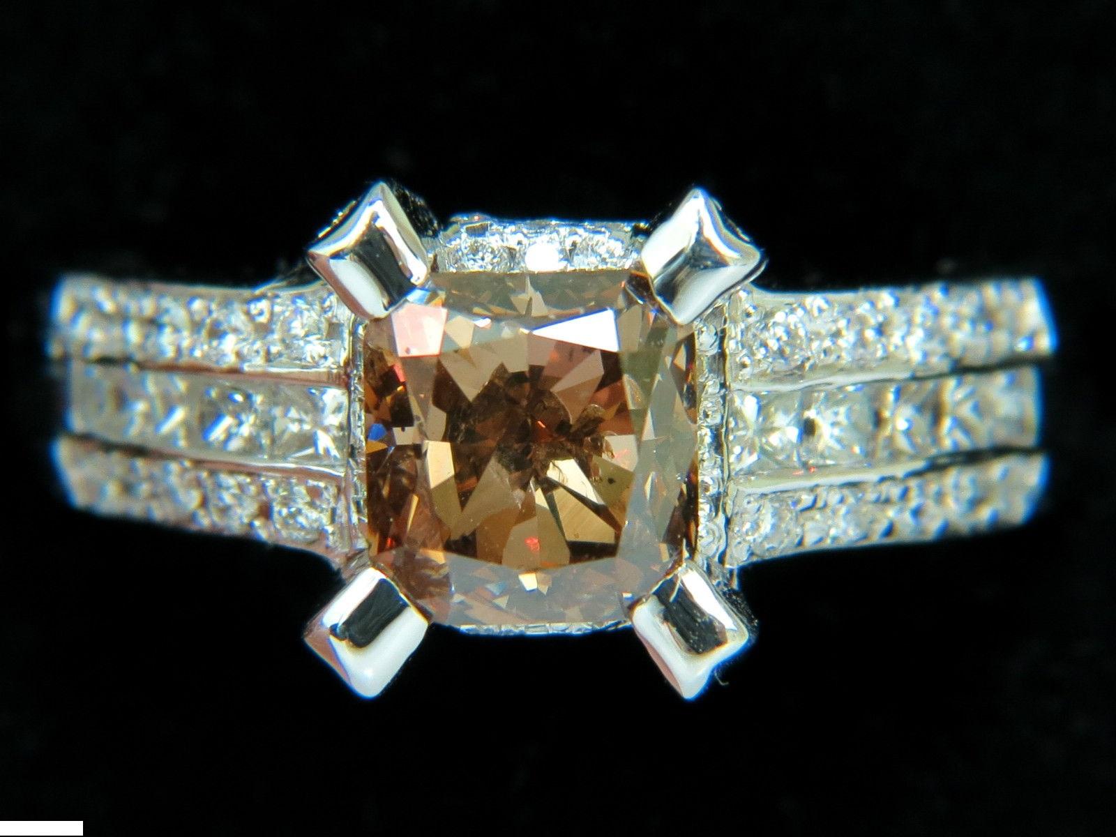 Certificado GIA: 1,76 ct. Natural 

