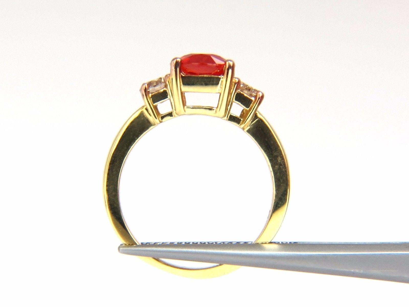 GIA 2.79 Carat Natural Vivid Red Orange Sapphire and Brown Diamond Ring 18 Karat In New Condition In New York, NY