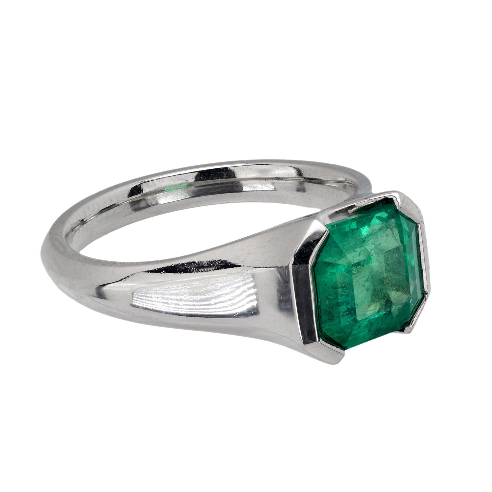 Octagon Cut GIA 2.80 carat Colombian emerald platinum ring For Sale