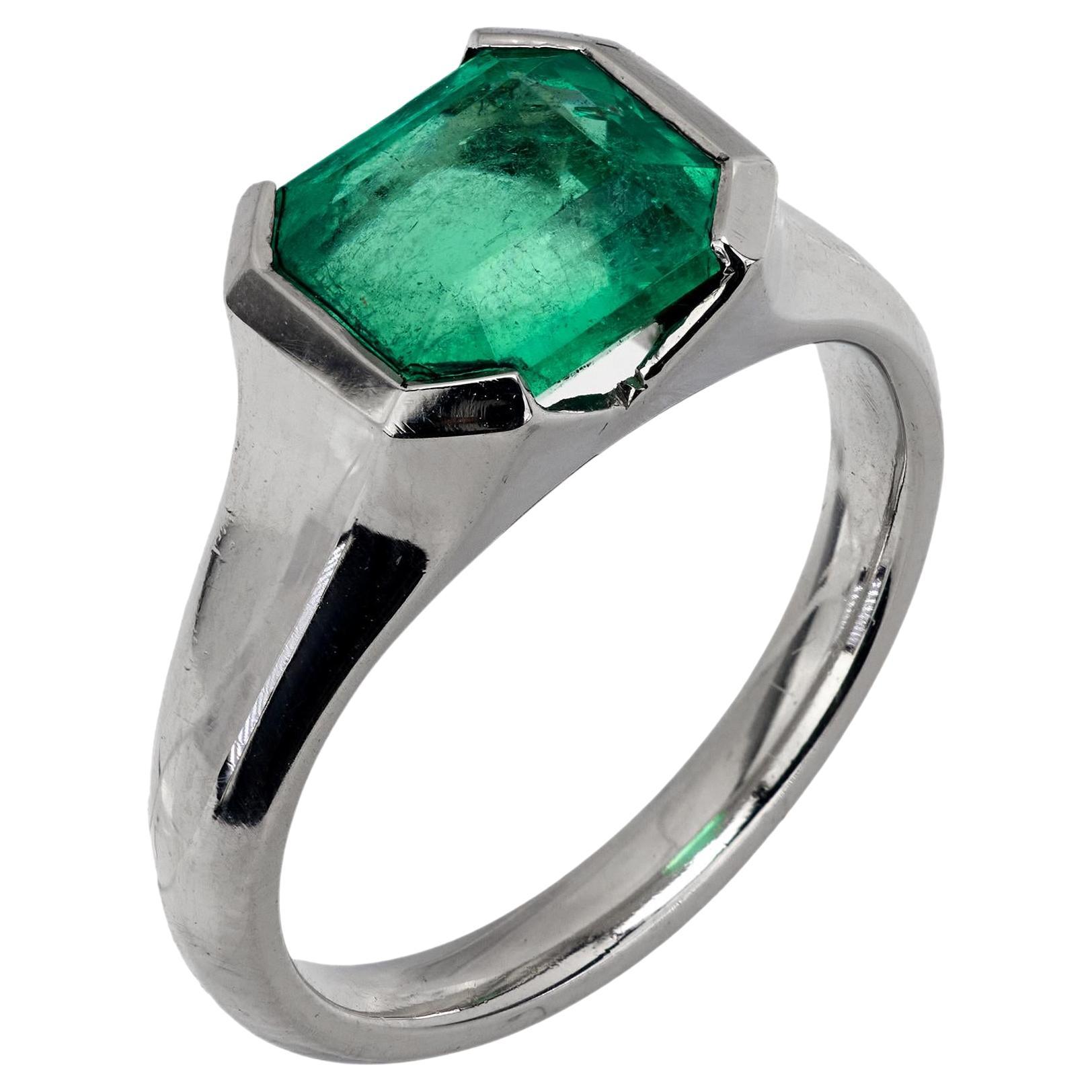 GIA 2.80 carat Colombian emerald platinum ring For Sale