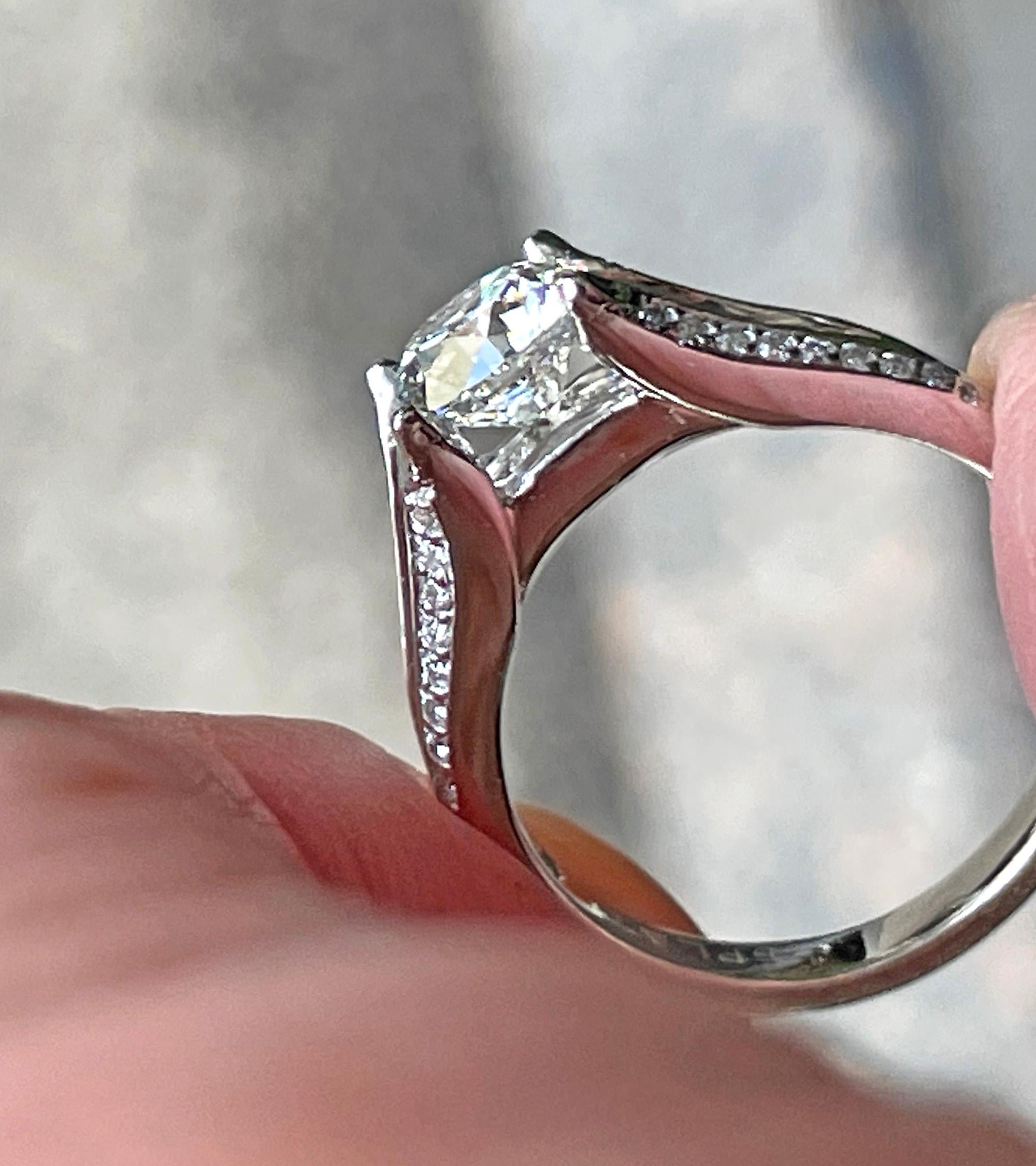 GIA 2.85ctw H SI1 Round Cut Diamond Engagement Wedding Platinum Estate Ring For Sale 9