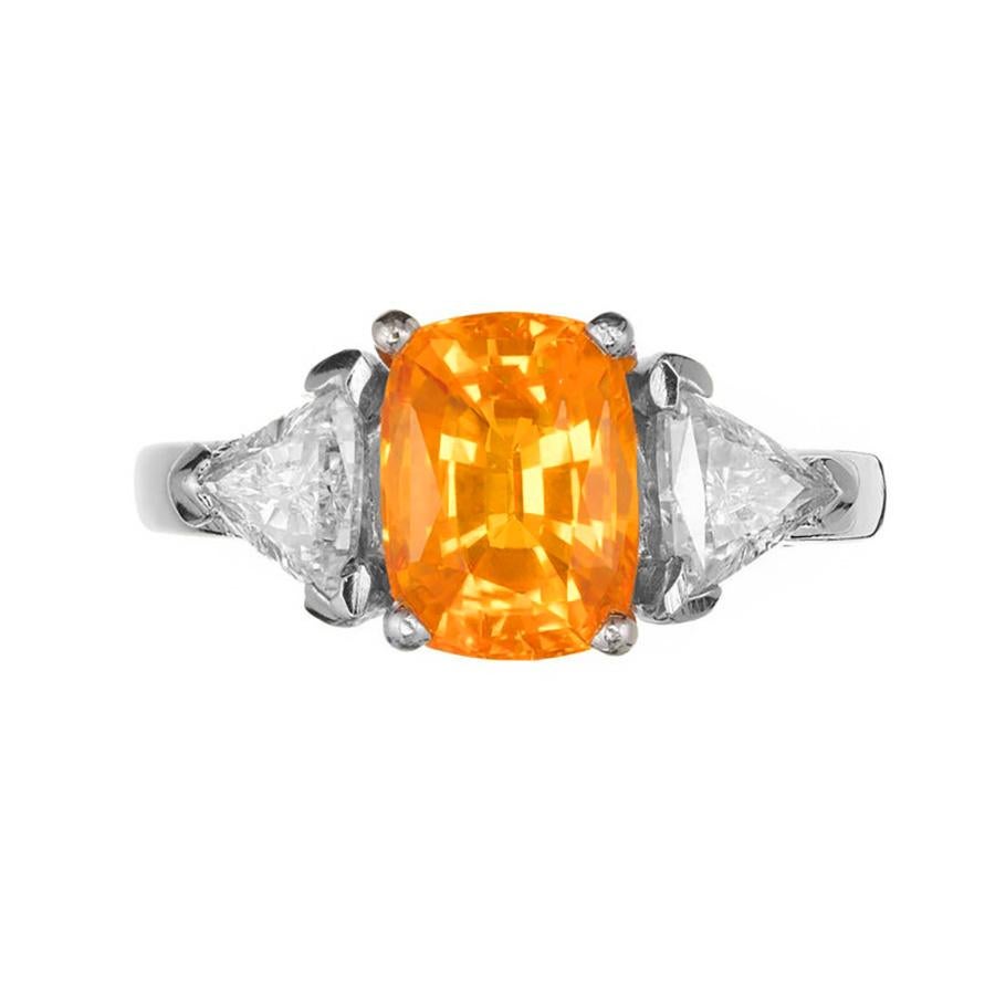 GIA 2,89 Karat Kissen Orange Gelber Saphir Diamant Platin Verlobungsring (Kissenschliff) im Angebot