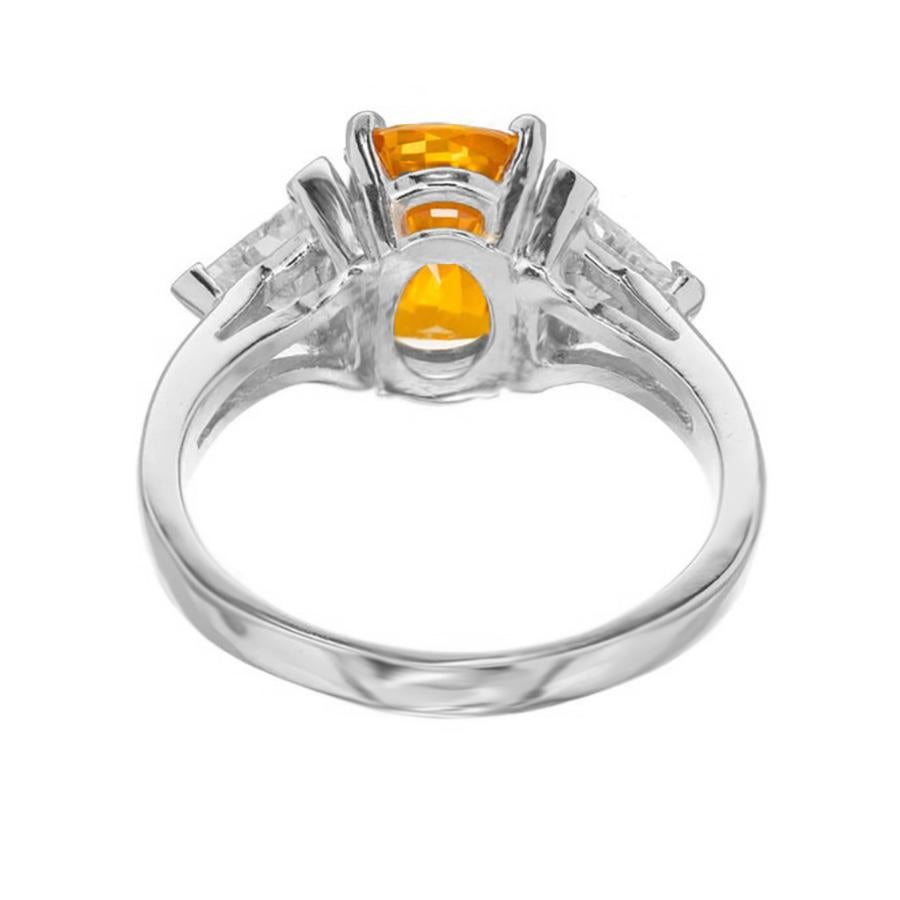 GIA 2,89 Karat Kissen Orange Gelber Saphir Diamant Platin Verlobungsring im Angebot 2